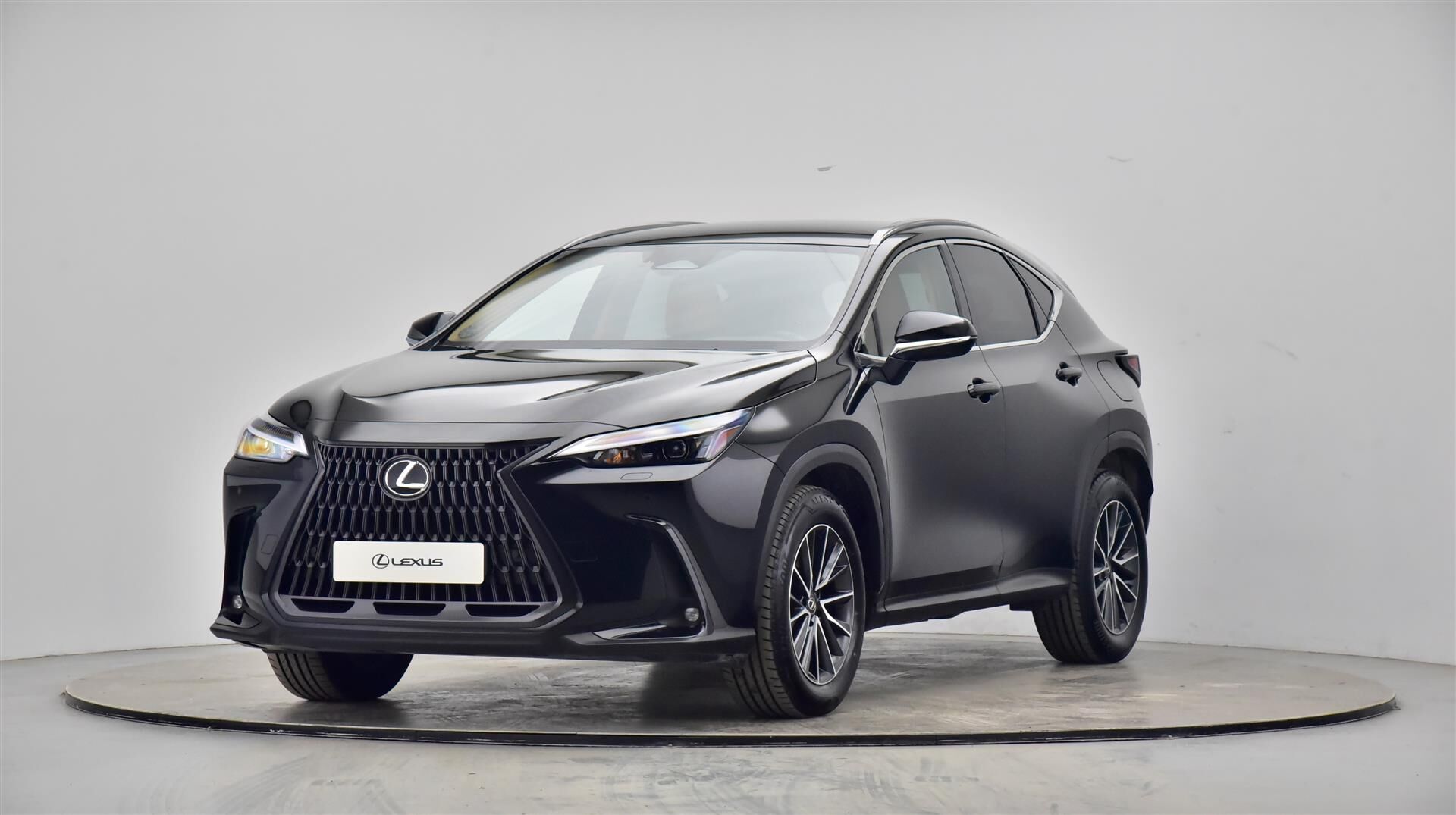 Billede af Lexus NX 450h+ 2,5 Plugin-hybrid Business Plus 4WD 309HK 5d Trinl. Gear