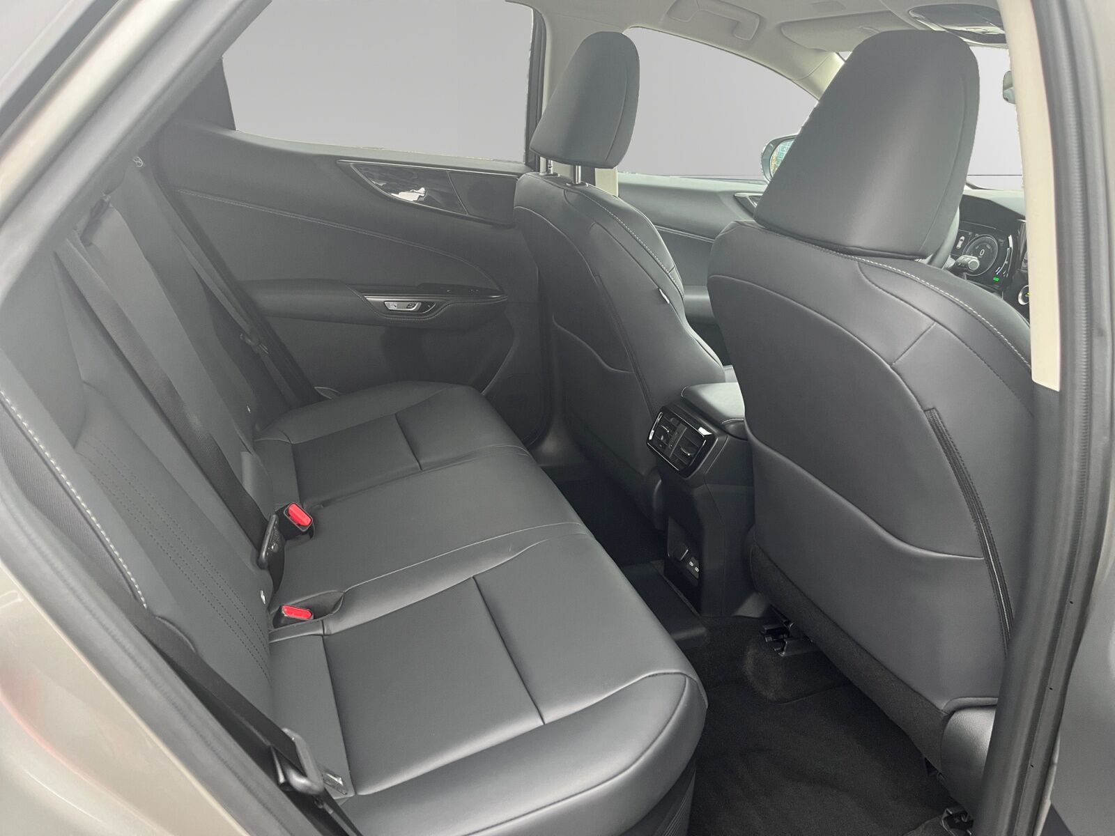 Billede af Lexus NX 450h+ 2,5 Plugin-hybrid Business Plus 4WD 309HK 5d Trinl. Gear