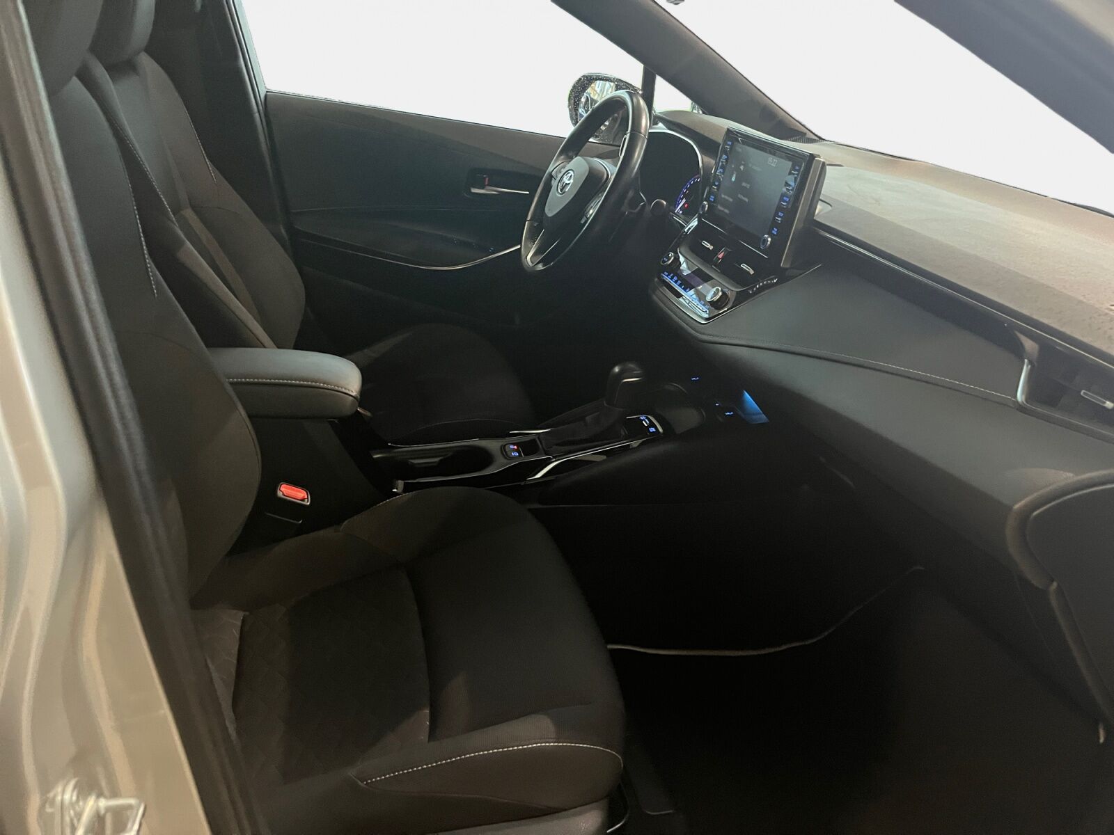 Billede af Toyota Corolla Touring Sports 2,0 Hybrid H3 Premium E-CVT 180HK Stc 6g Aut.