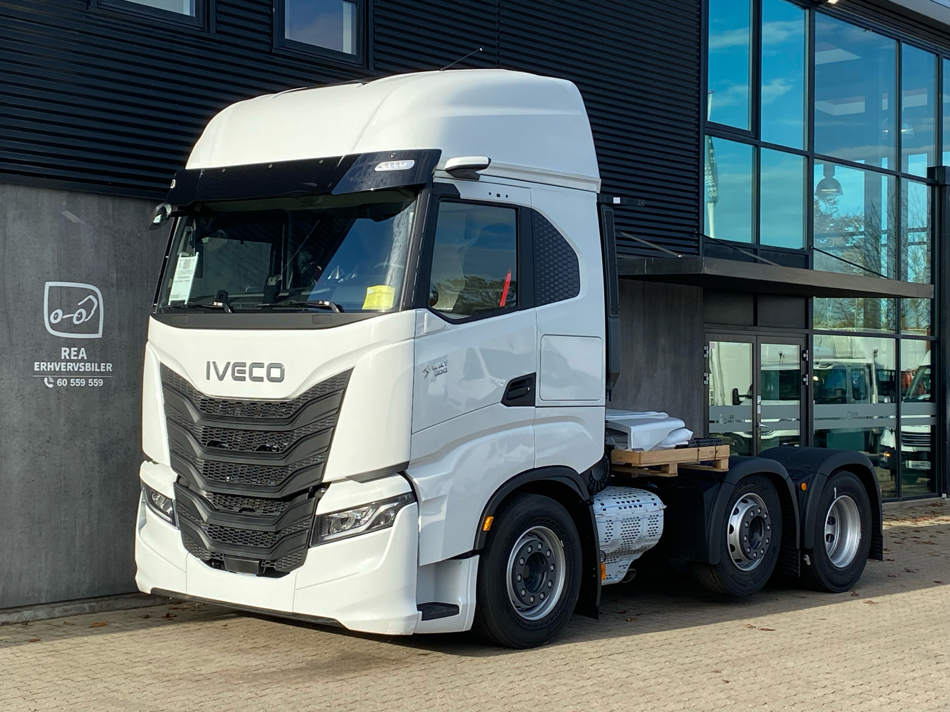 Billede af Iveco S-Way 12,9 D AS440S49-E6e Twinsteer 570HK 12g Aut.