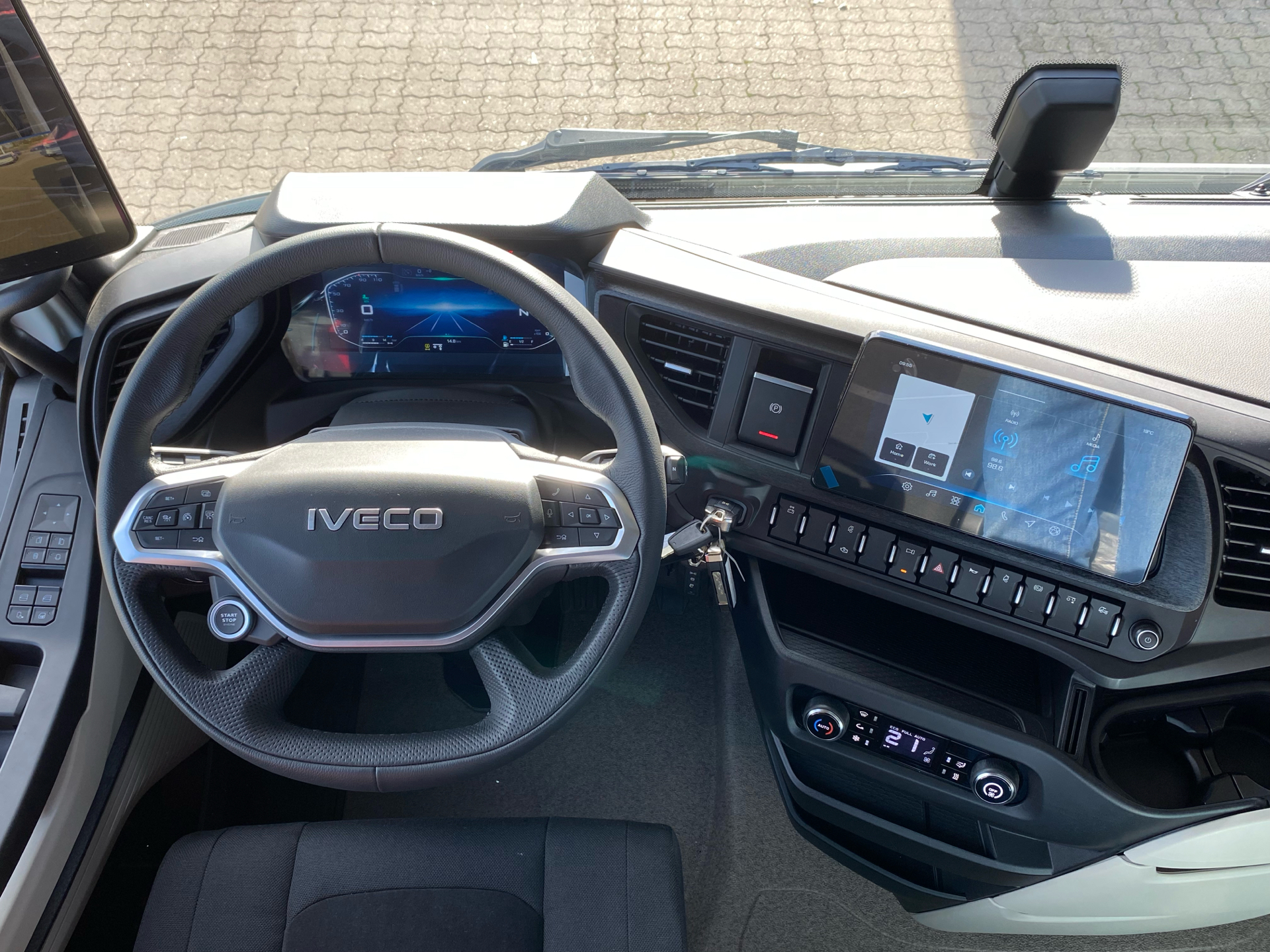 Billede af Iveco S-Way 12,9 D AS440S49-E6e Twinsteer 570HK 12g Aut.