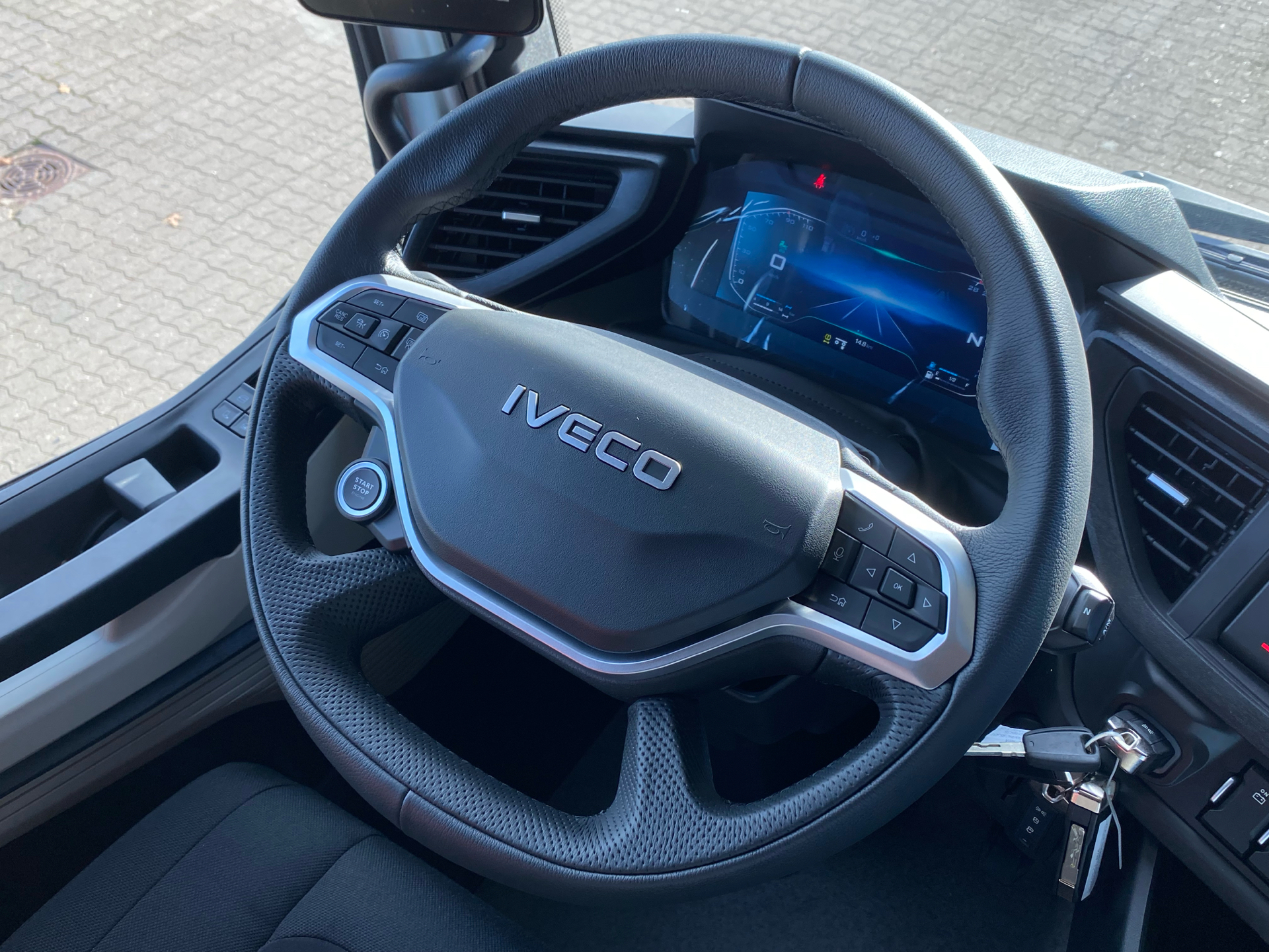 Billede af Iveco S-Way 12,9 D AS440S49-E6e Twinsteer 570HK 12g Aut.