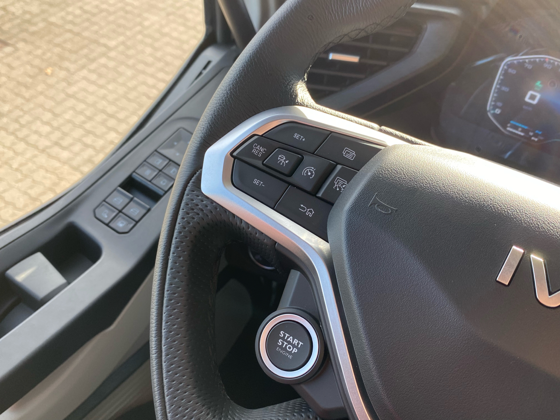 Billede af Iveco S-Way 12,9 D AS440S49-E6e Twinsteer 570HK 12g Aut.