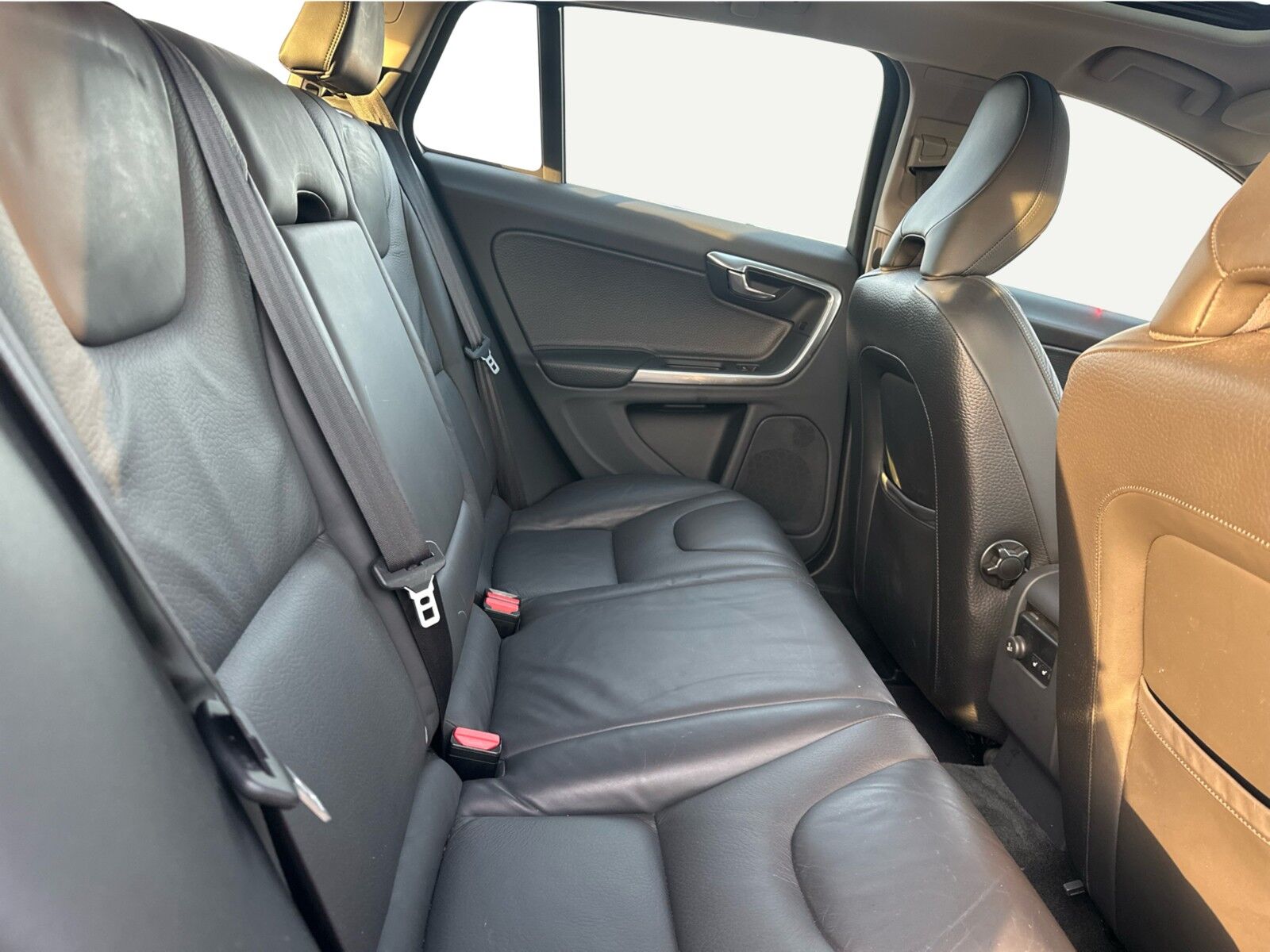 Billede af Volvo V60 1,6 DRIVe Summum Start/Stop 115HK Stc 6g