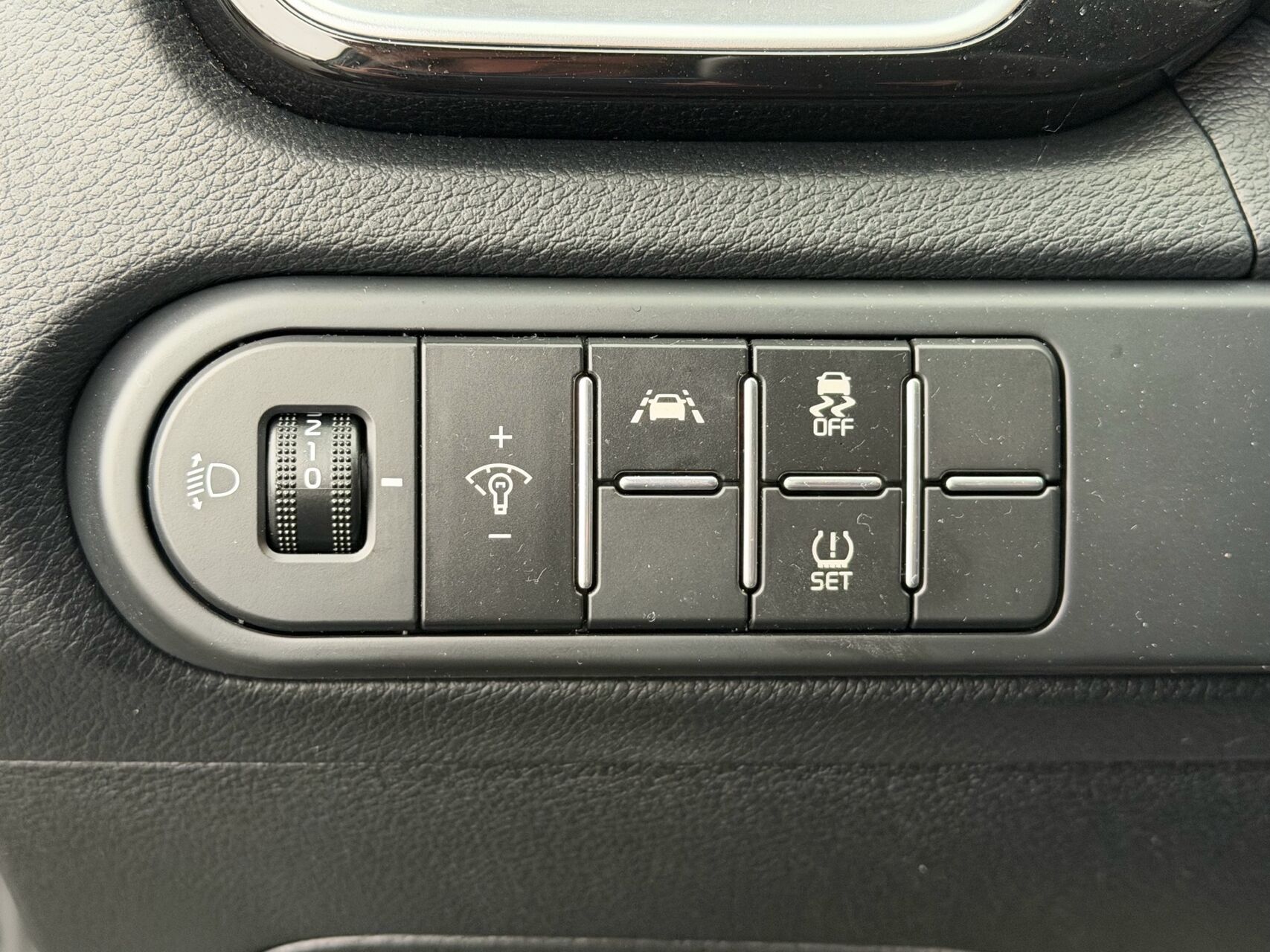 Billede af Kia Ceed 1,6 CRDI  Mild hybrid Comfort m/Collection DCT 136HK 5d 7g Aut.