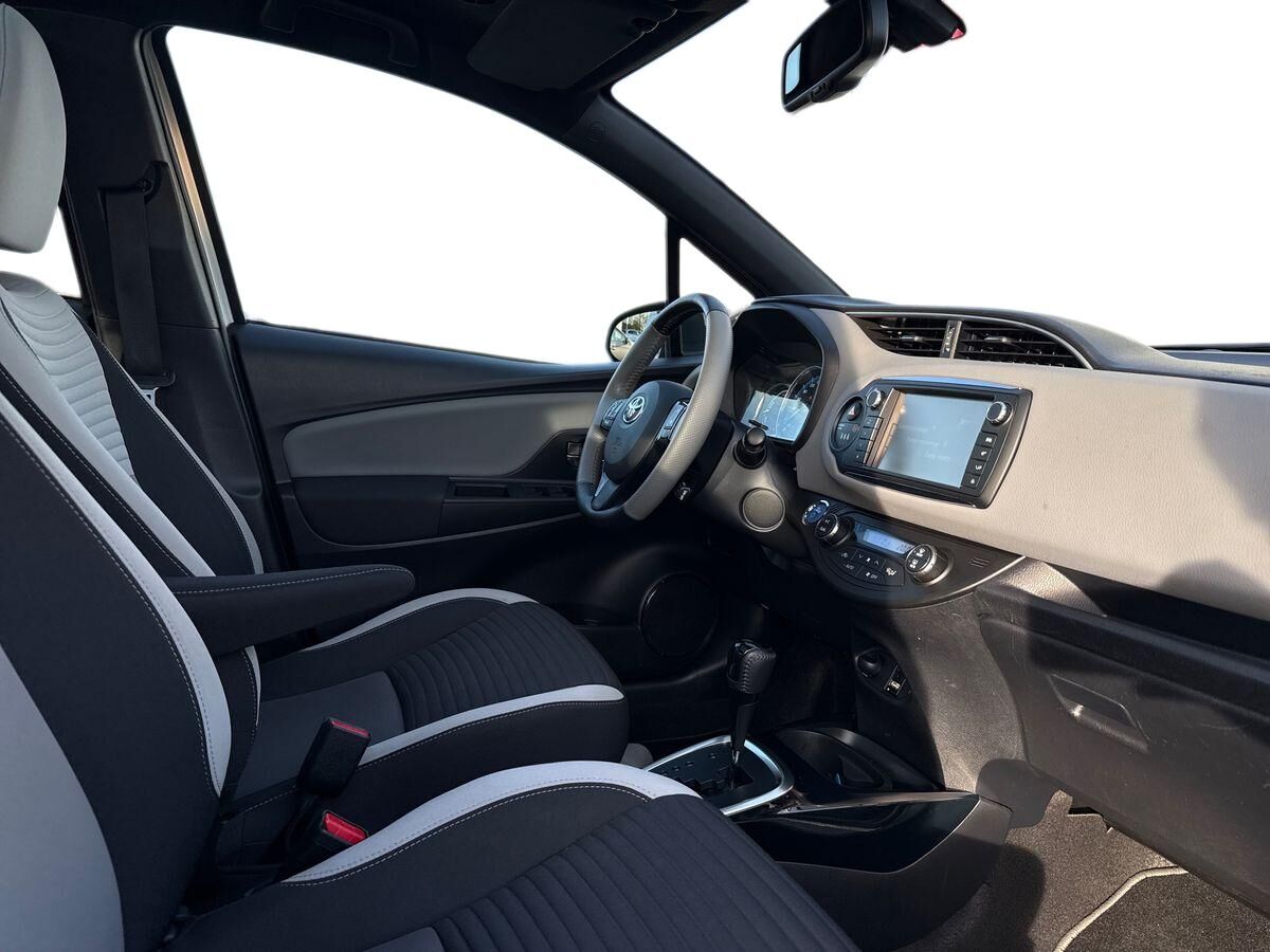 Billede af Toyota Yaris 1,5 Hybrid Pure E-CVT 100HK 5d Trinl. Gear