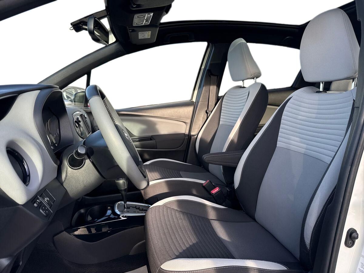 Billede af Toyota Yaris 1,5 Hybrid Pure E-CVT 100HK 5d Trinl. Gear