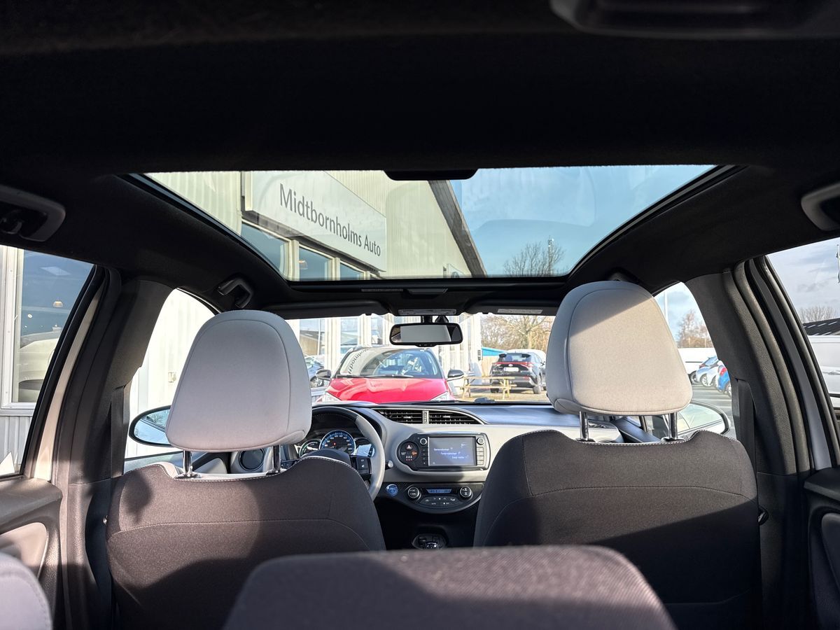 Billede af Toyota Yaris 1,5 Hybrid Pure E-CVT 100HK 5d Trinl. Gear