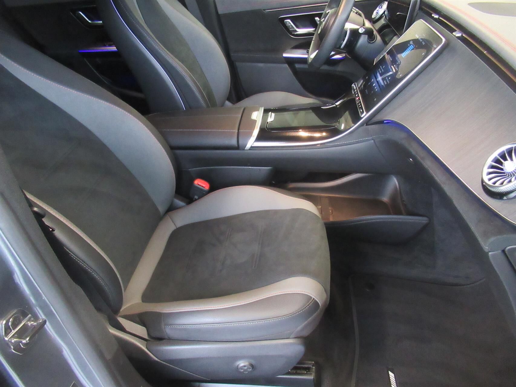 Billede af Mercedes-Benz EQE 350 EL AMG Premium 4Matic 292HK 5d Aut.