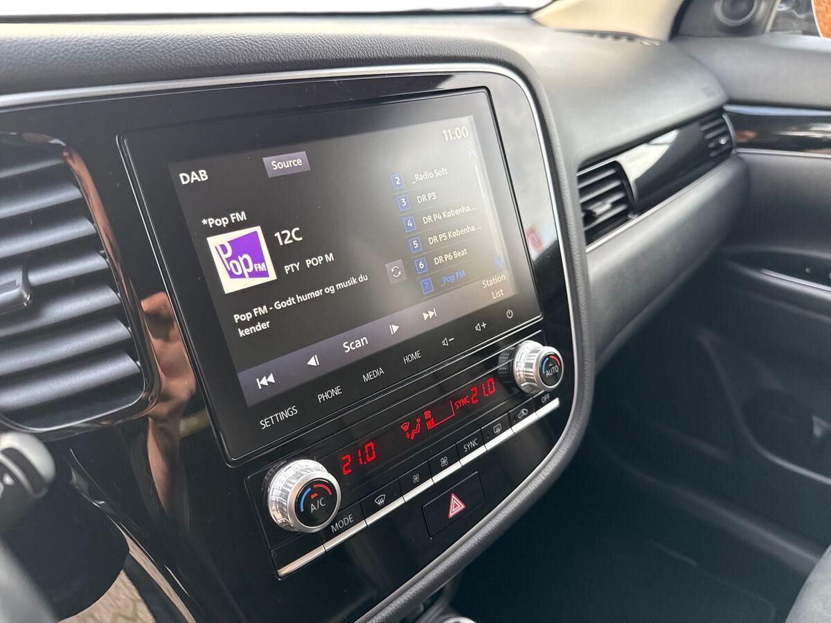 Billede af Mitsubishi Outlander 2,4 PHEV  Plugin-hybrid Intense 4WD 224HK 5d 6g Trinl. Gear