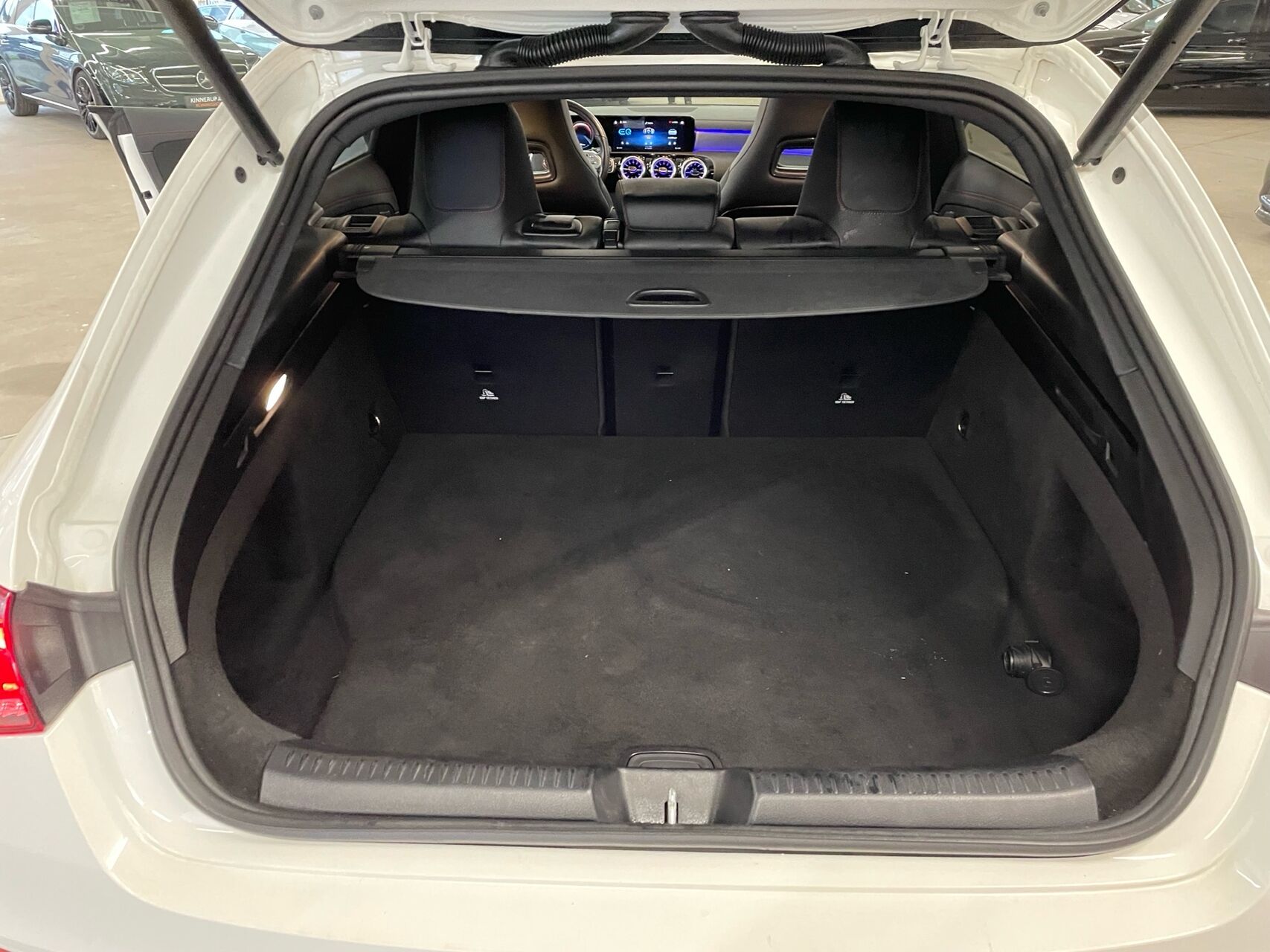 Billede af Mercedes-Benz CLA250 e Shooting Brake 1,3 Plugin-hybrid 8G-DCT 218HK Stc 8g Aut.