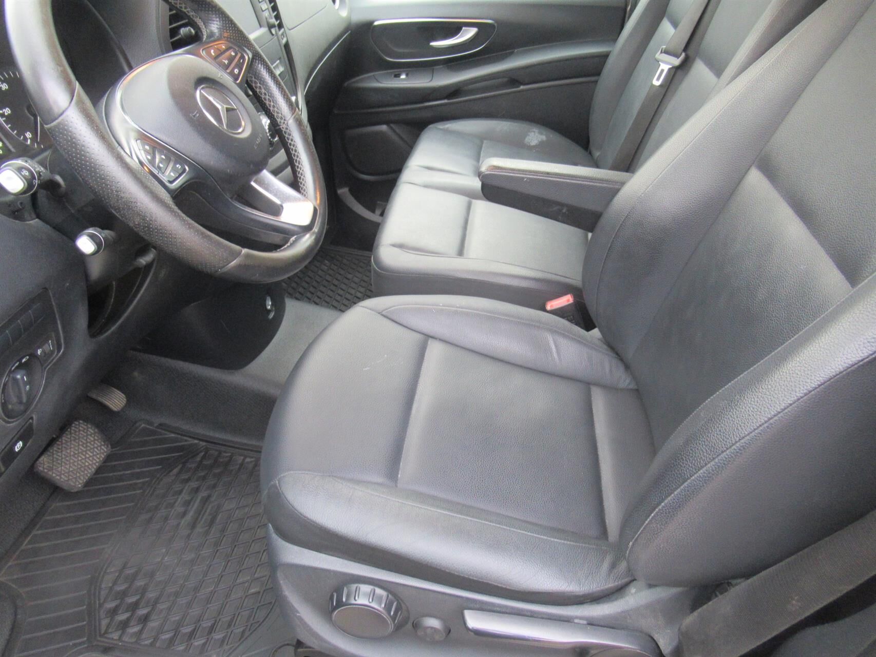 Billede af Mercedes-Benz Vito 114 A2 2,1 CDI BlueEfficiency Complete 7G-DCT 136HK Van Aut.