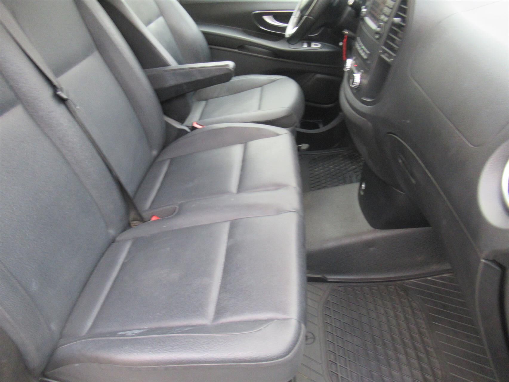 Billede af Mercedes-Benz Vito 114 A2 2,1 CDI BlueEfficiency Complete 7G-DCT 136HK Van Aut.