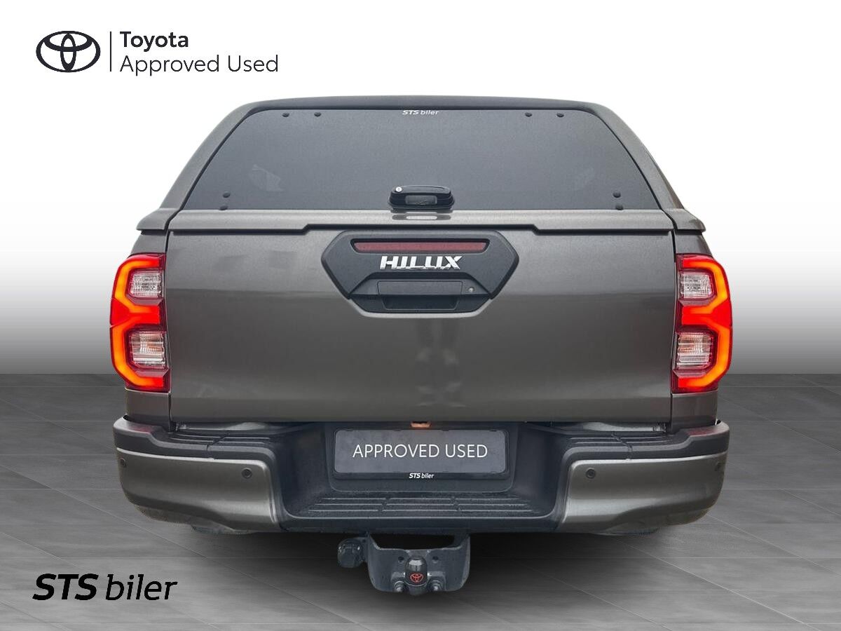 Billede af Toyota HiLux Dobb.Kab. 2,8 D-4D T4 Invincible AWD 204HK DobKab Aut.