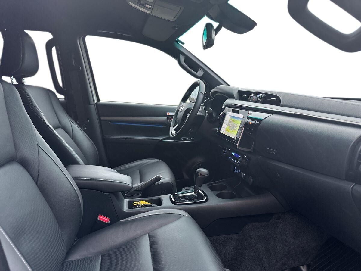 Billede af Toyota HiLux Dobb.Kab. 2,8 D-4D T4 Invincible AWD 204HK DobKab Aut.