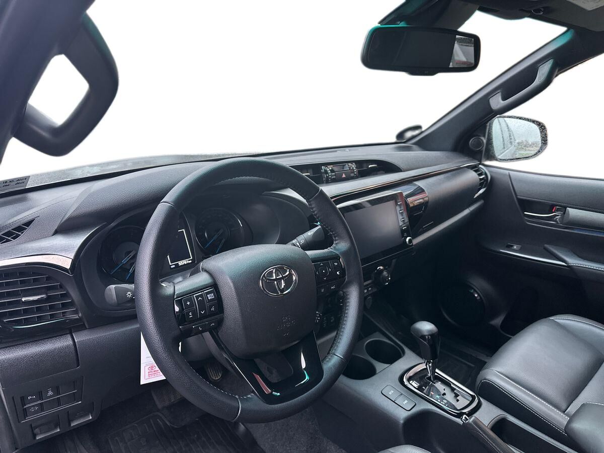 Billede af Toyota HiLux Dobb.Kab. 2,8 D-4D T4 Invincible AWD 204HK DobKab Aut.