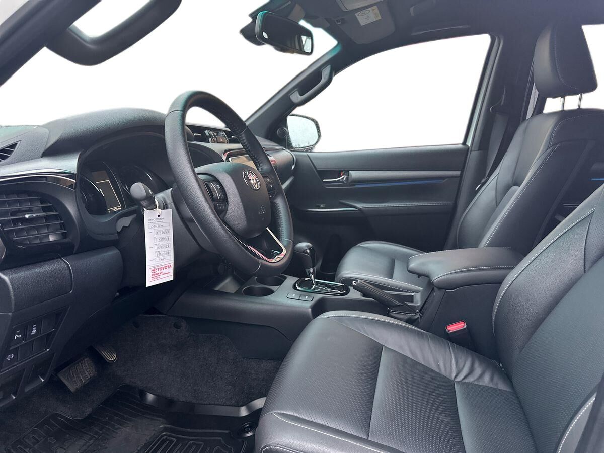 Billede af Toyota HiLux Dobb.Kab. 2,8 D-4D T4 Invincible AWD 204HK DobKab Aut.