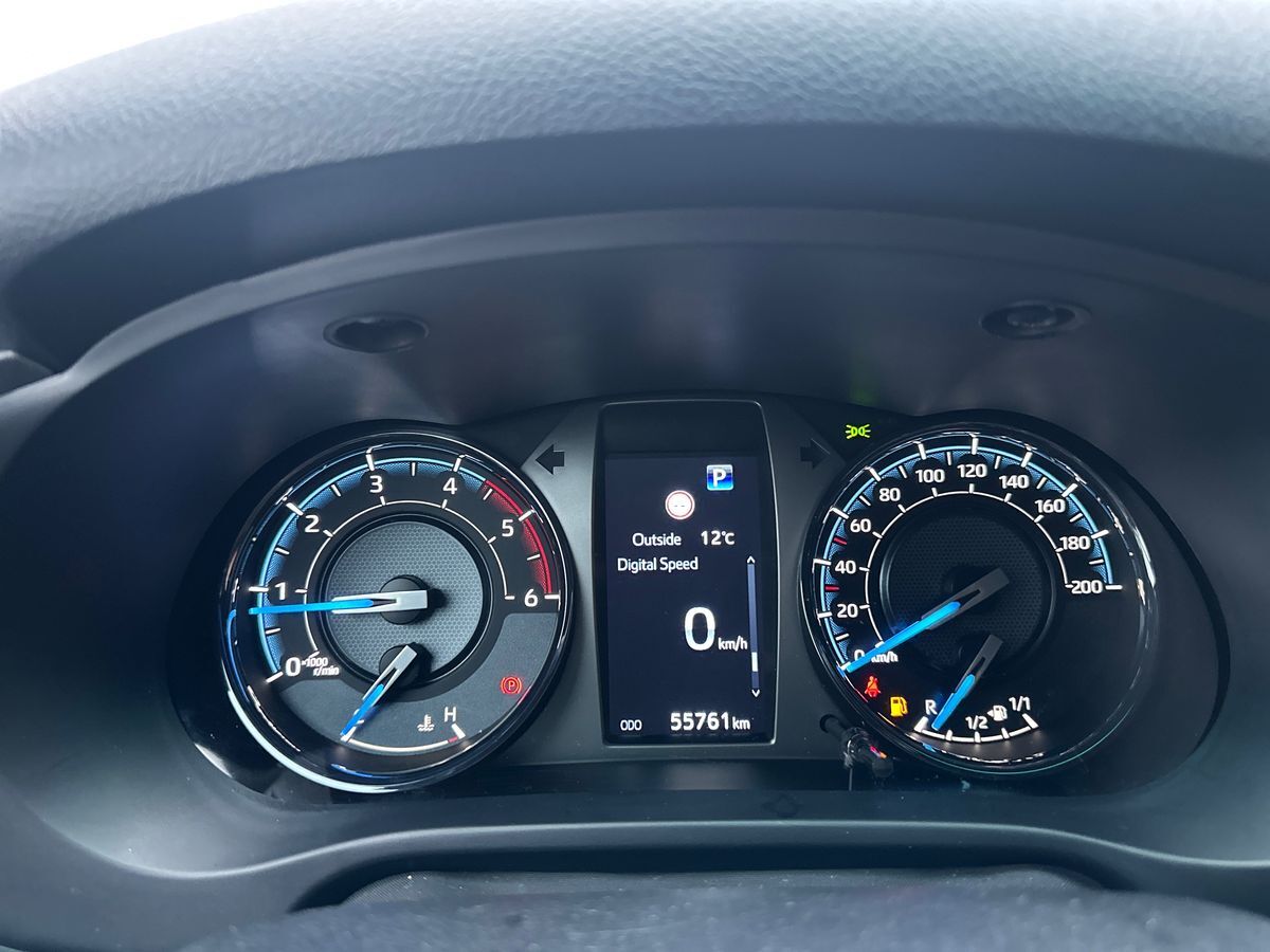 Billede af Toyota HiLux Dobb.Kab. 2,8 D-4D T4 Invincible AWD 204HK DobKab Aut.