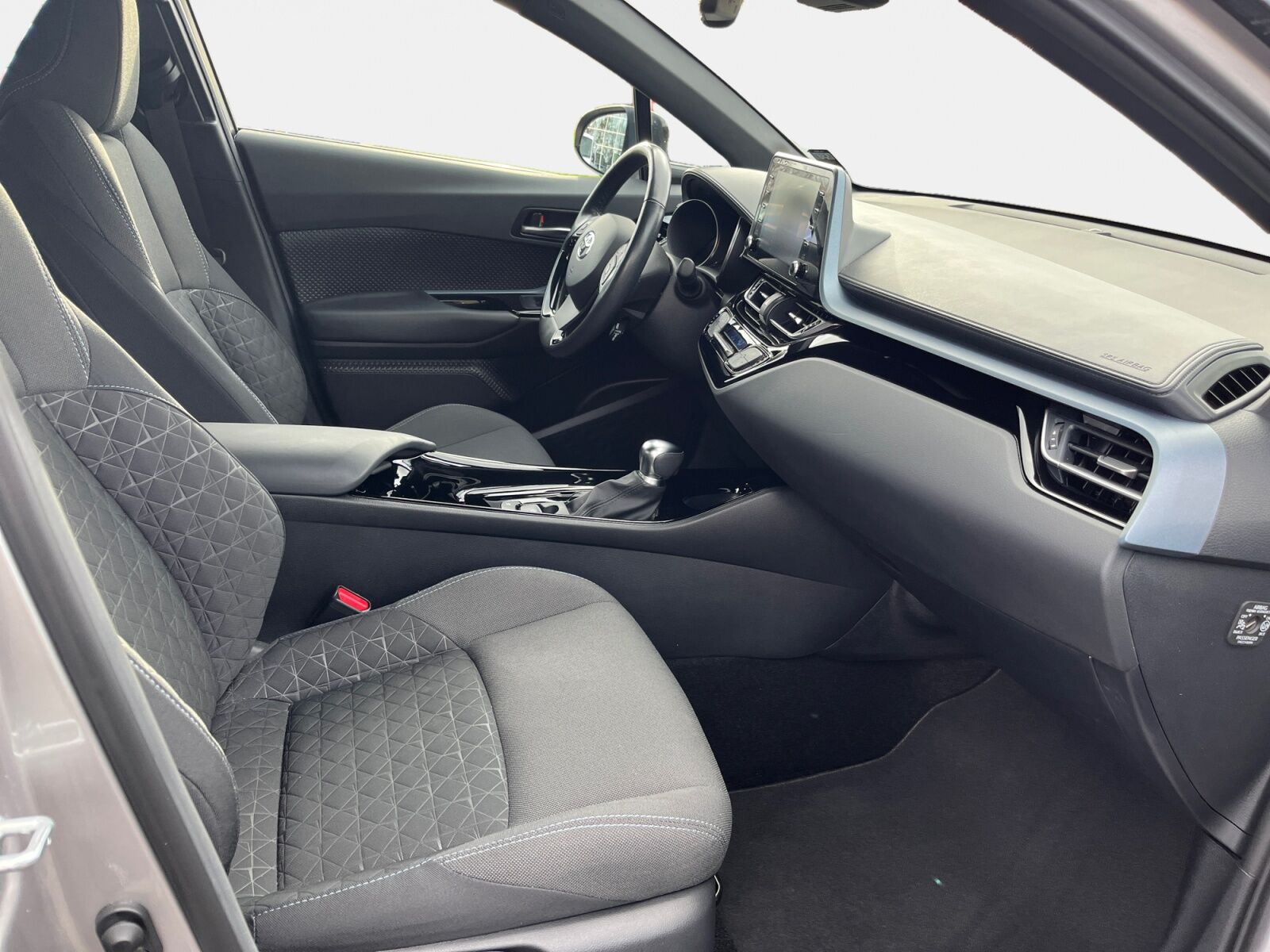 Billede af Toyota C-HR 1,8 Hybrid C-LUB Premium Multidrive S 122HK 5d Aut.