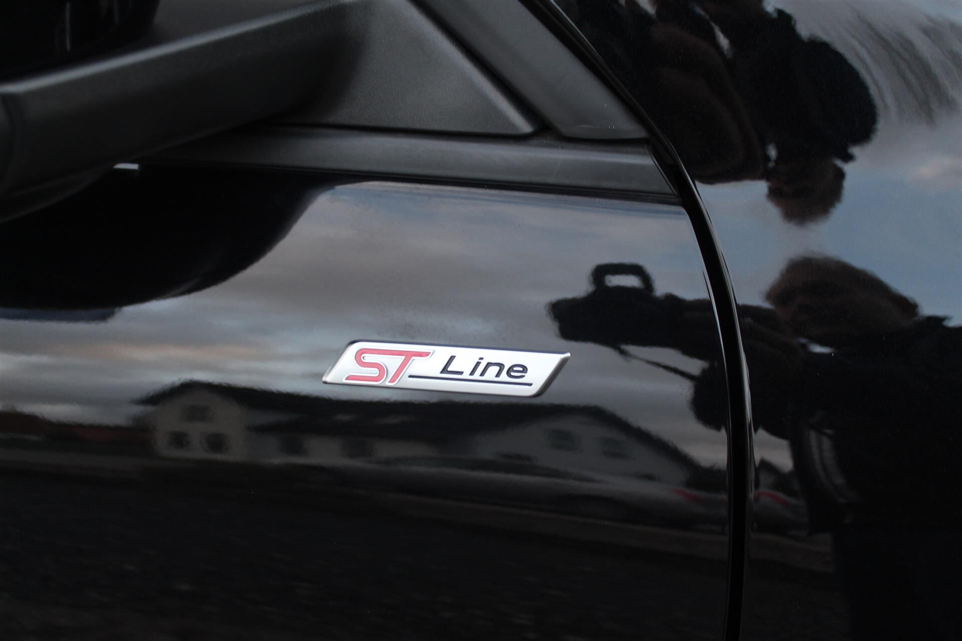 Billede af Ford Kuga 2,5 Plugin-hybrid ST-Line X CVT 225HK 5d Trinl. Gear