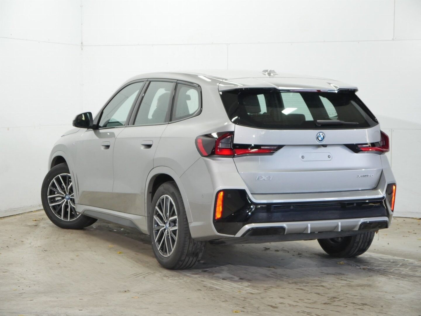 Billede af BMW iX1 xDrive30 Fully Charged 4x4 313HK 5d Aut.