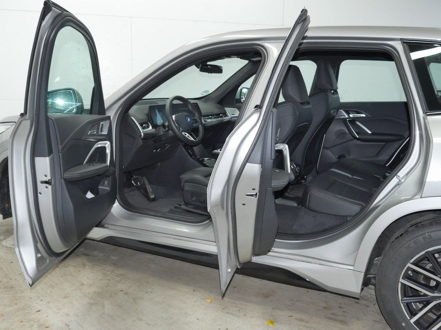 Billede af BMW iX1 xDrive30 Fully Charged 4x4 313HK 5d Aut.