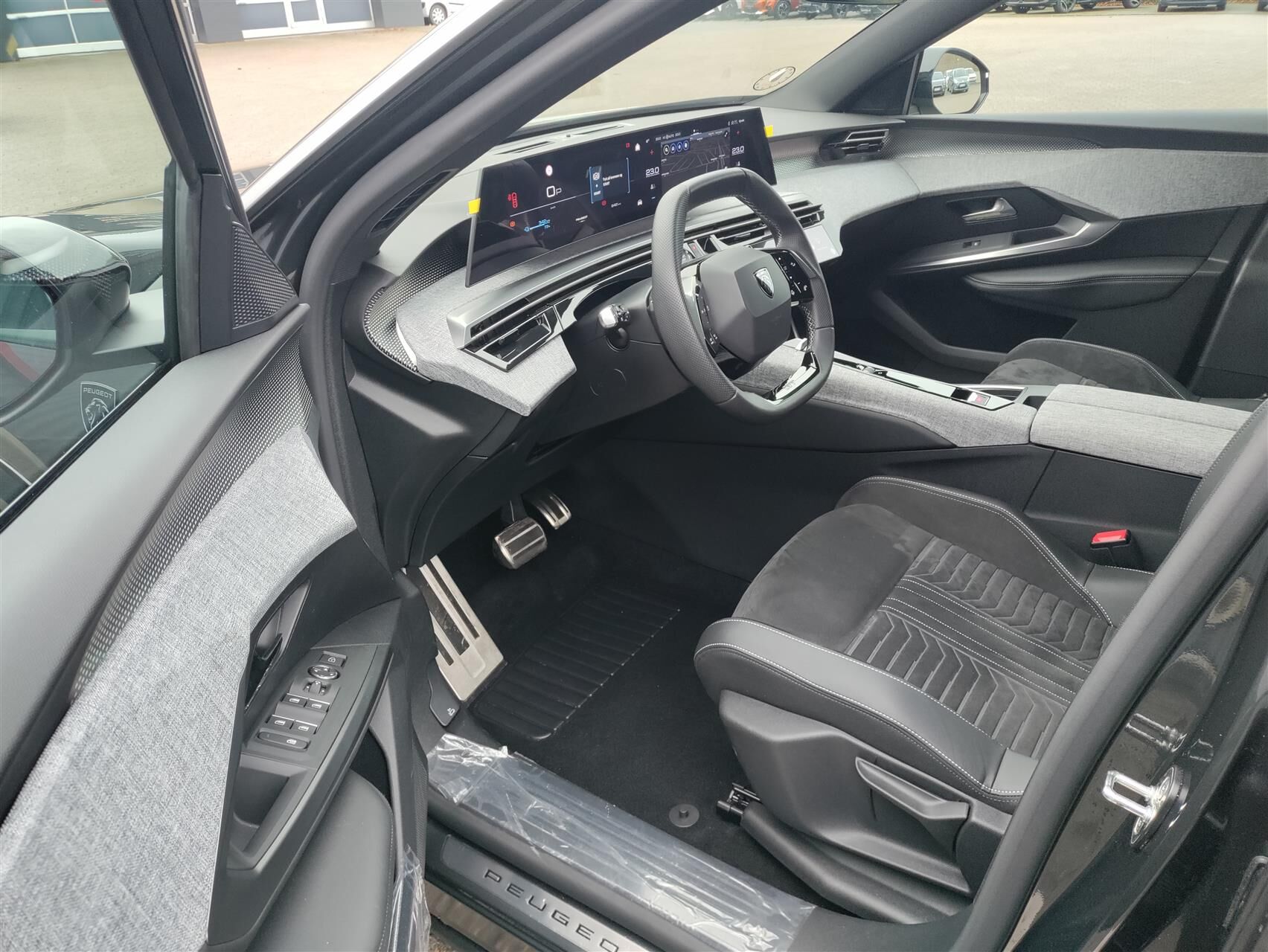 Billede af Peugeot e-3008 EL GT 210HK 5d Aut.