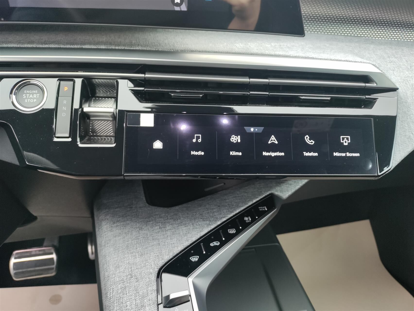 Billede af Peugeot e-3008 EL GT 210HK 5d Aut.