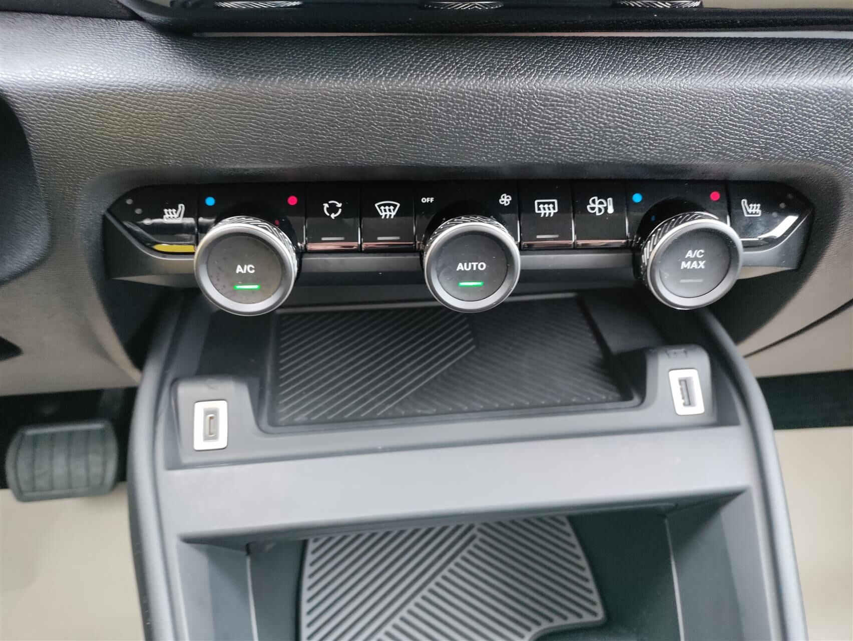 Billede af Citroën C4 1,2 PureTech Feel EAT8 130HK 5d 8g Aut.