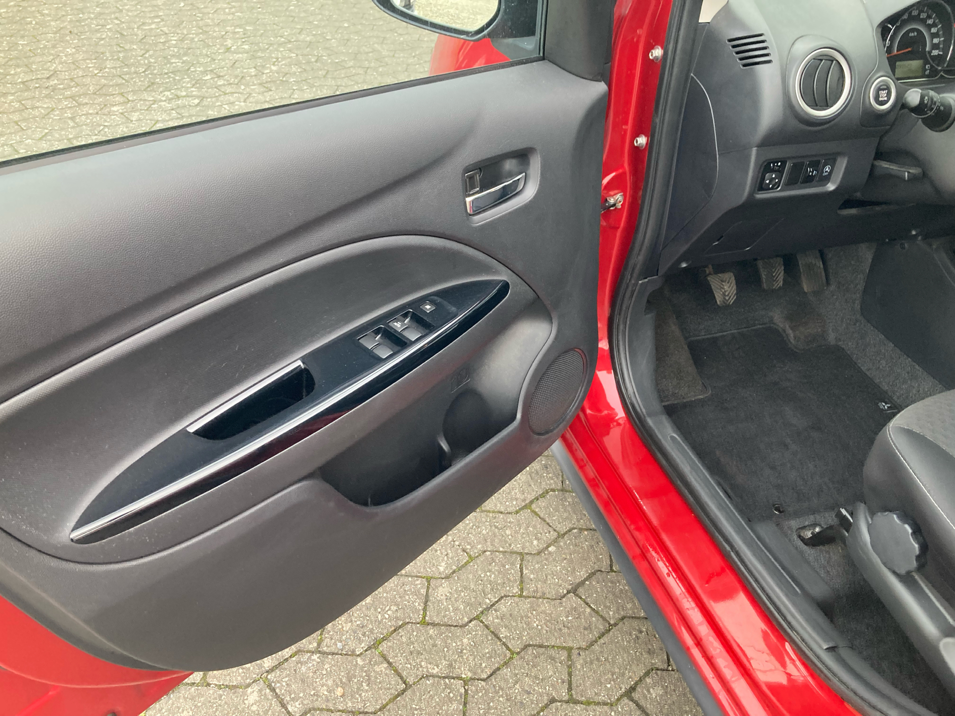 Billede af Mitsubishi Space Star 1,2 Instyle 80HK 5d