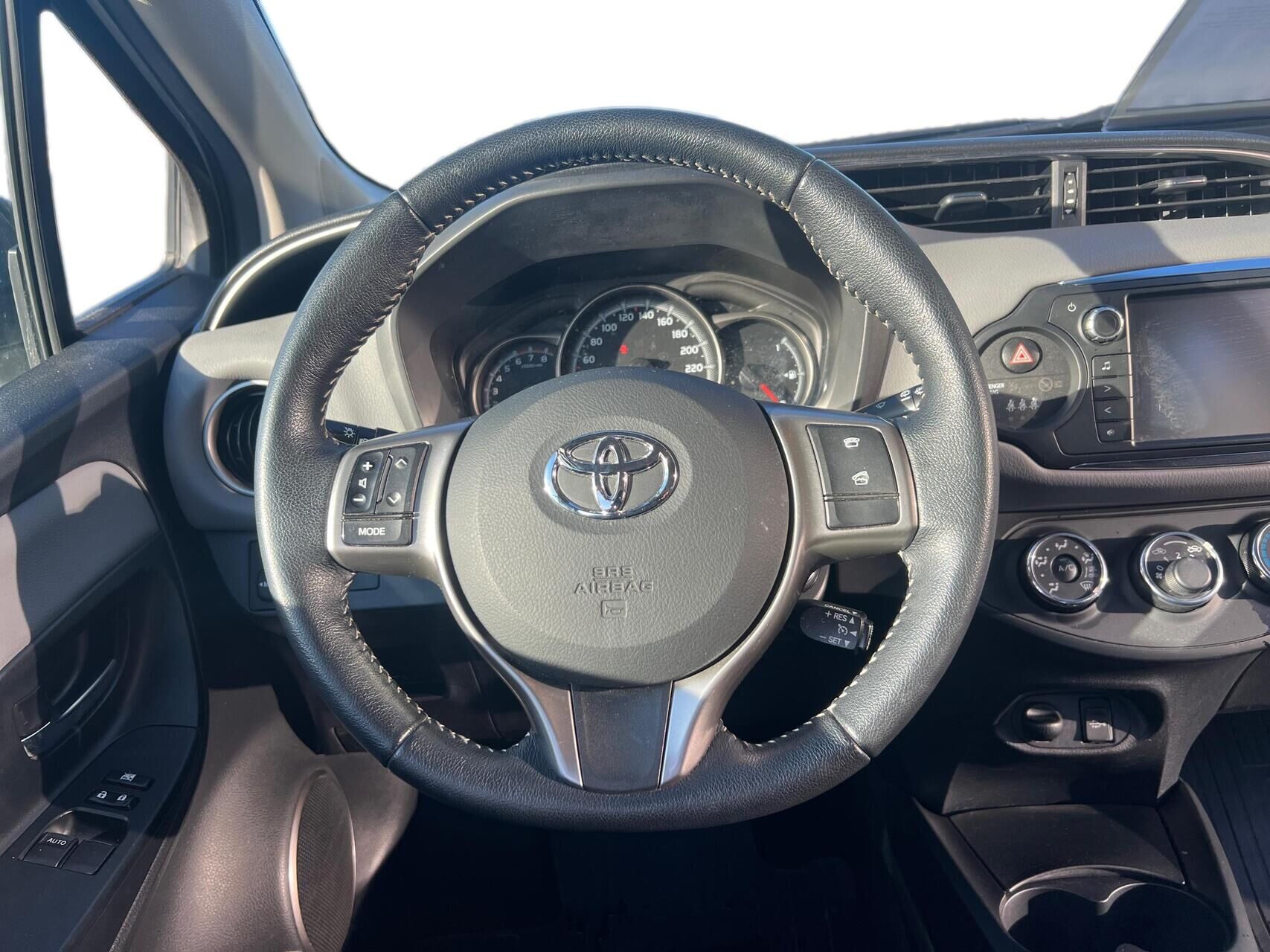 Billede af Toyota Yaris 1,0 VVT-I T2 69HK 5d