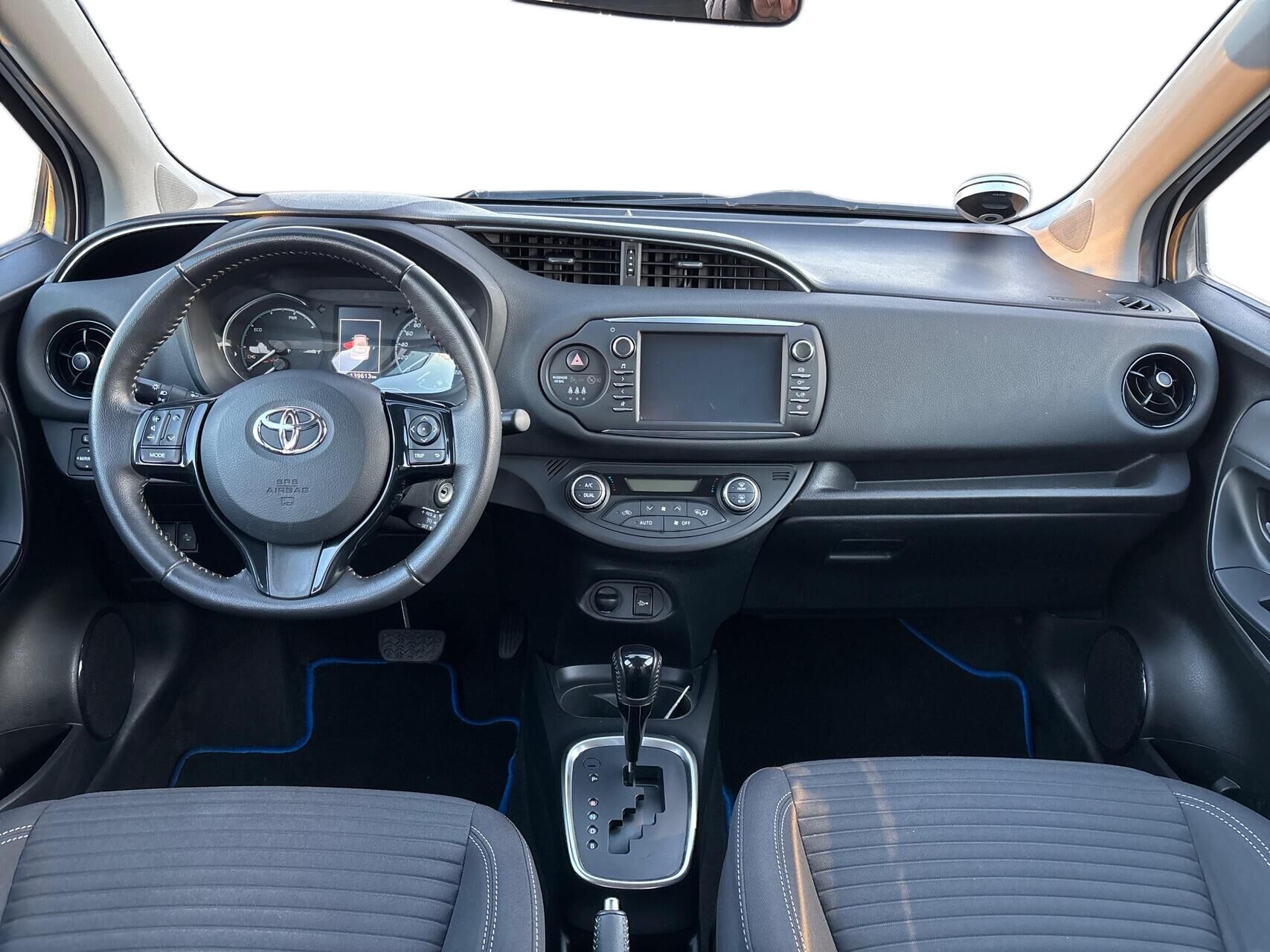 Billede af Toyota Yaris 1,5 Hybrid H2 Exclusive E-CVT 100HK 5d Trinl. Gear