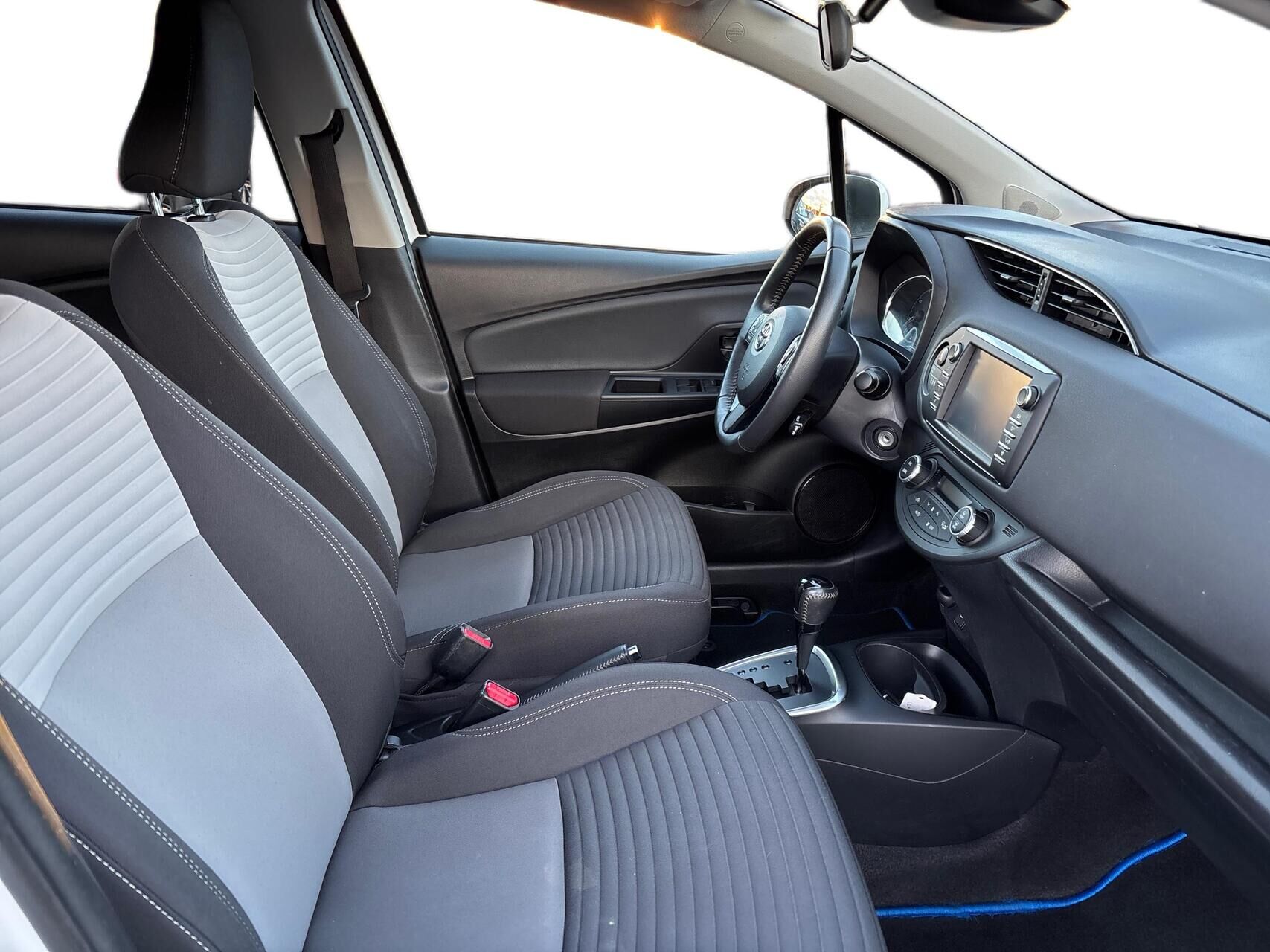 Billede af Toyota Yaris 1,5 Hybrid H2 Exclusive E-CVT 100HK 5d Trinl. Gear