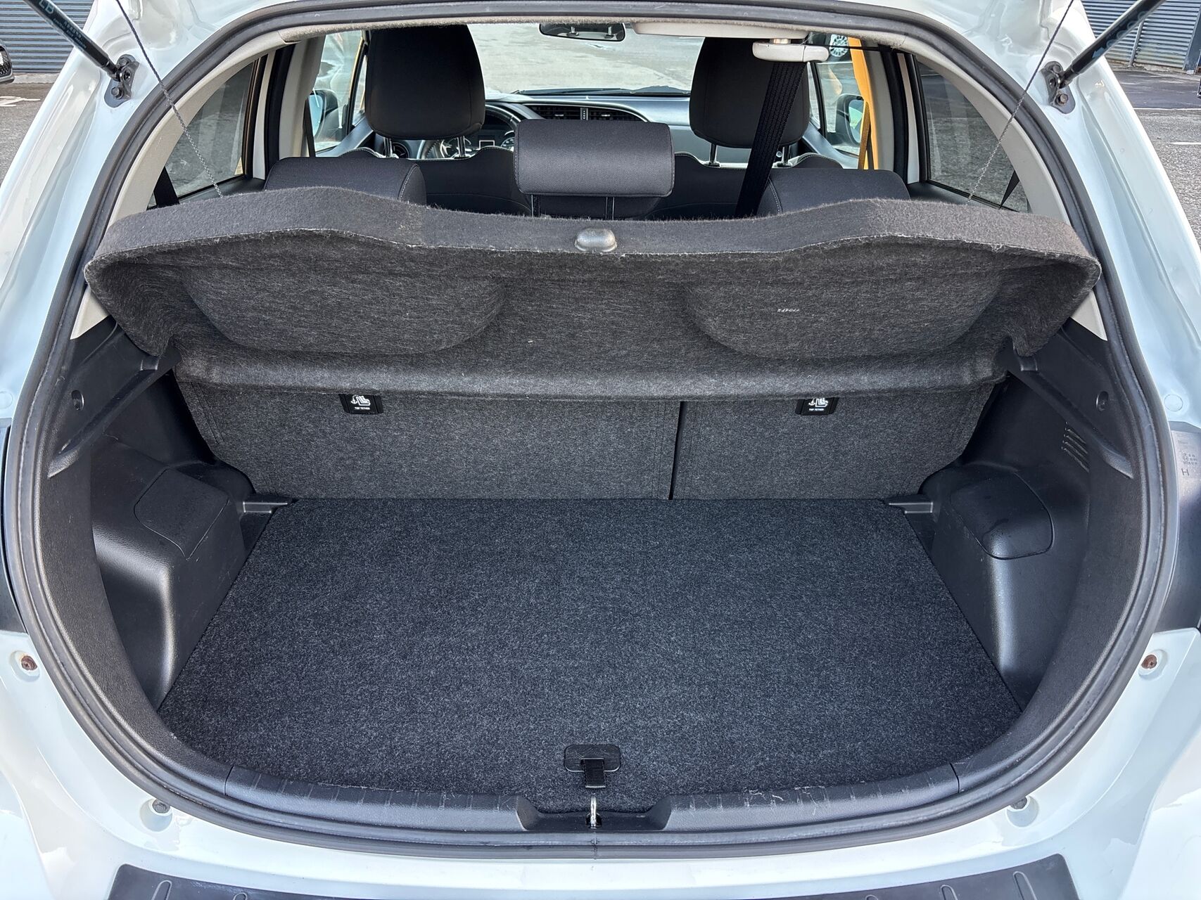 Billede af Toyota Yaris 1,5 Hybrid H2 Exclusive E-CVT 100HK 5d Trinl. Gear