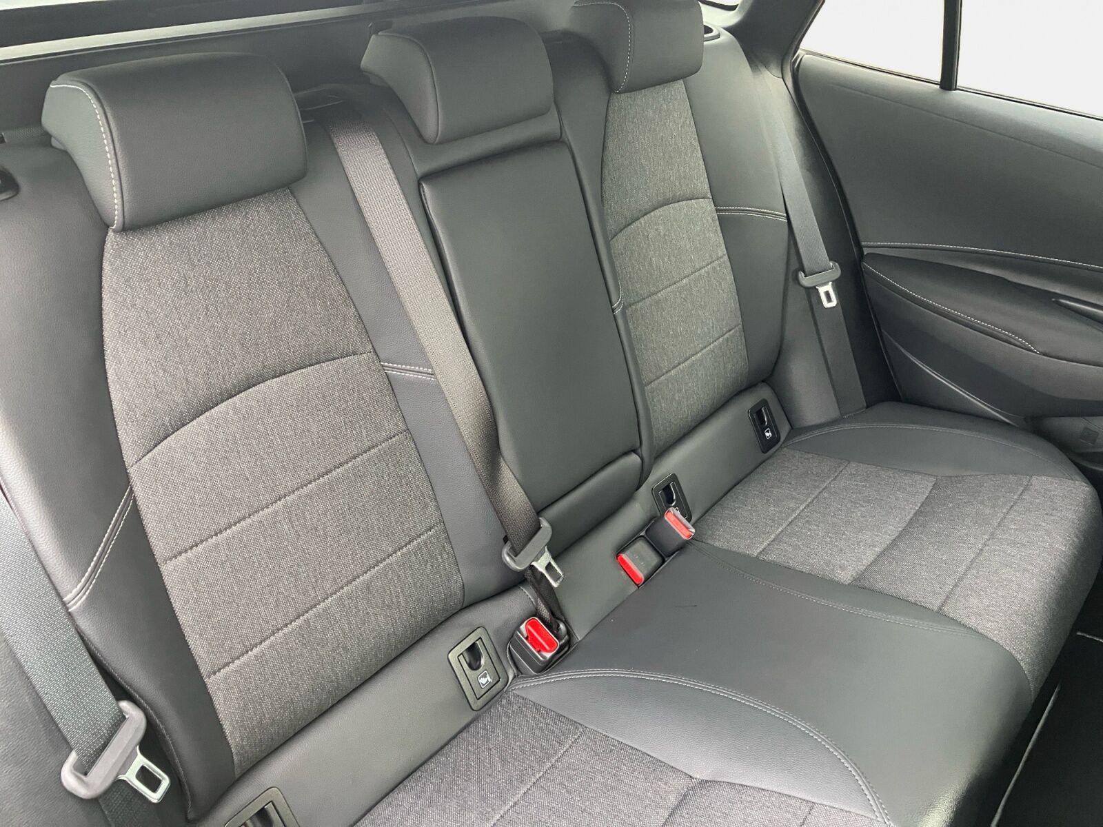 Billede af Toyota Corolla Touring Sports 1,8 Hybrid Style E-CVT 140HK Stc Trinl. Gear