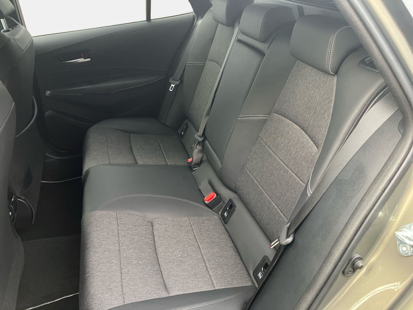 Billede af Toyota Corolla Touring Sports 1,8 Hybrid Style E-CVT 140HK Stc Trinl. Gear