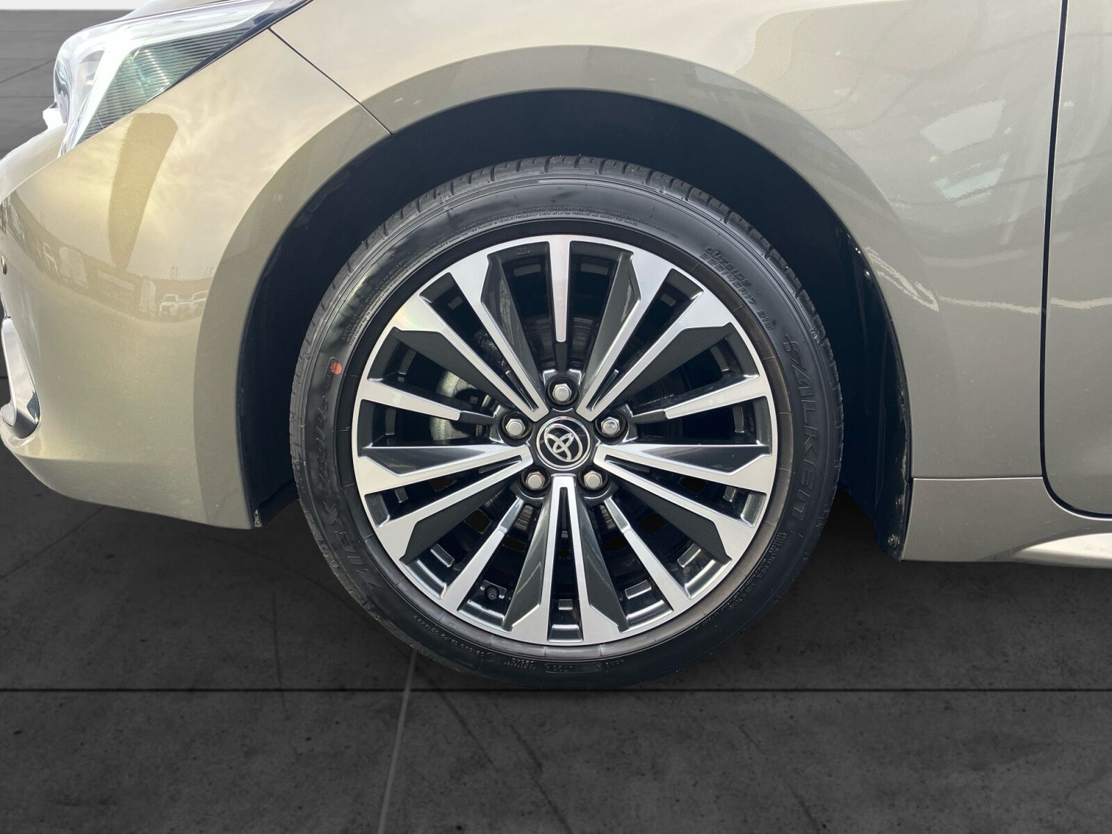 Billede af Toyota Corolla Touring Sports 1,8 Hybrid Style E-CVT 140HK Stc Trinl. Gear