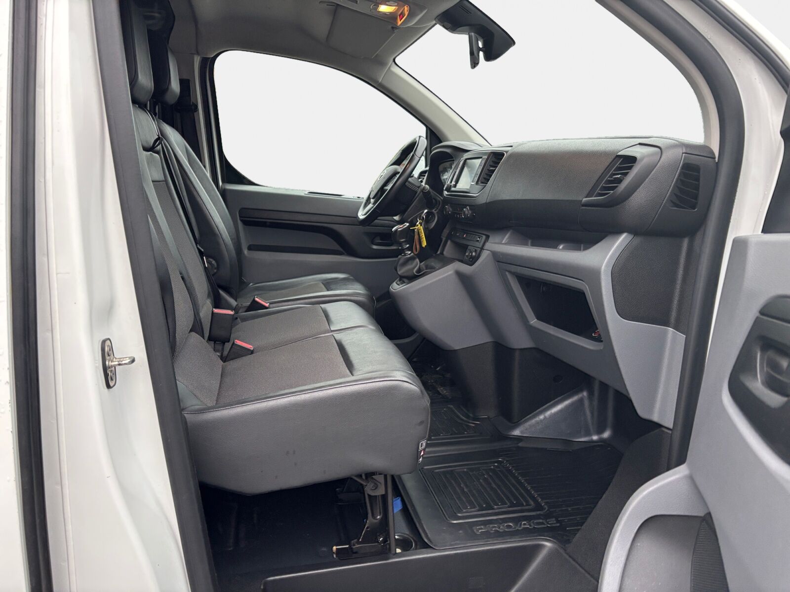 Billede af Toyota Proace Long 2,0 D Comfort Master m/Alm adskillelse - SmartCargo 122HK Van 6g