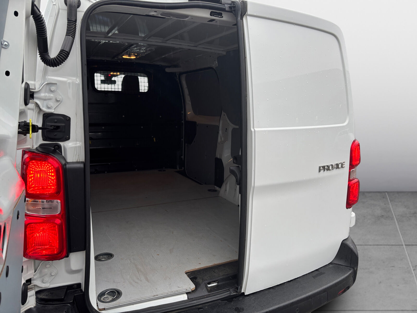 Billede af Toyota Proace Long 2,0 D Comfort Master m/Alm adskillelse - SmartCargo 122HK Van 6g