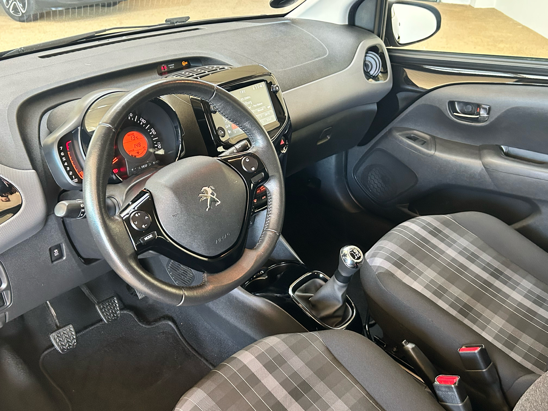 Billede af Peugeot 108 1,0 e-Vti Allure+ 72HK 5d