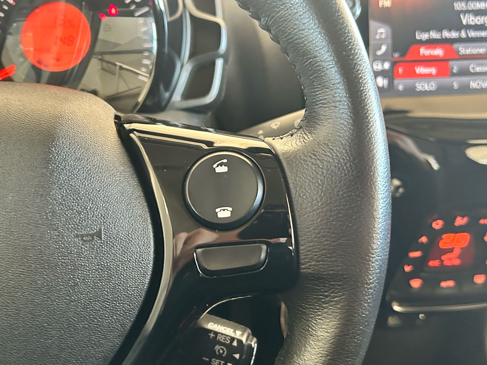 Billede af Peugeot 108 1,0 e-Vti Allure+ 72HK 5d