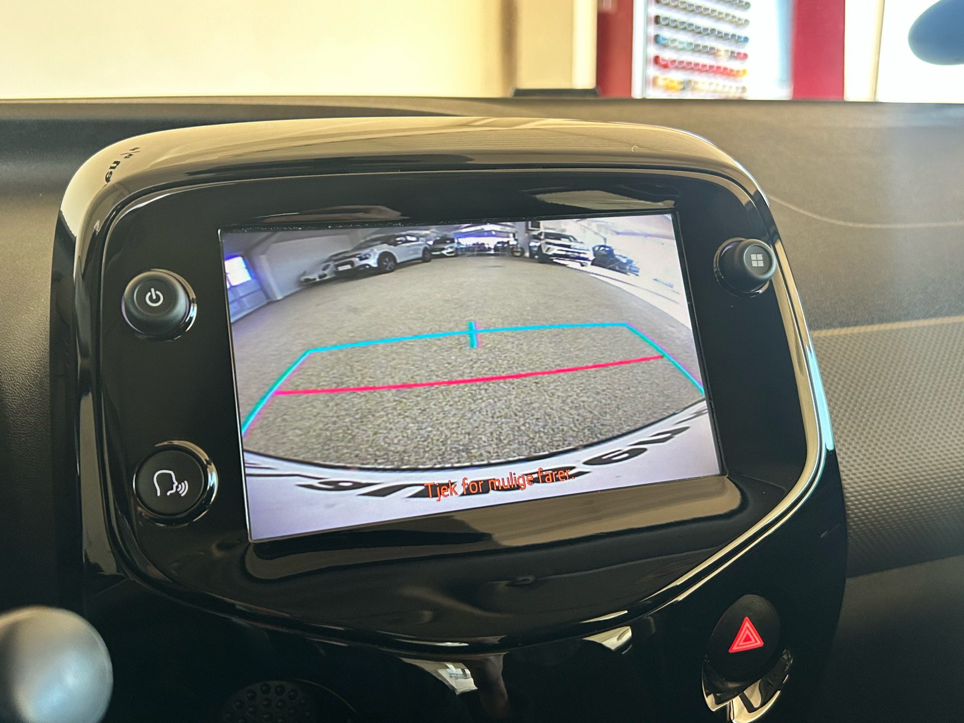 Billede af Peugeot 108 1,0 e-Vti Allure+ 72HK 5d