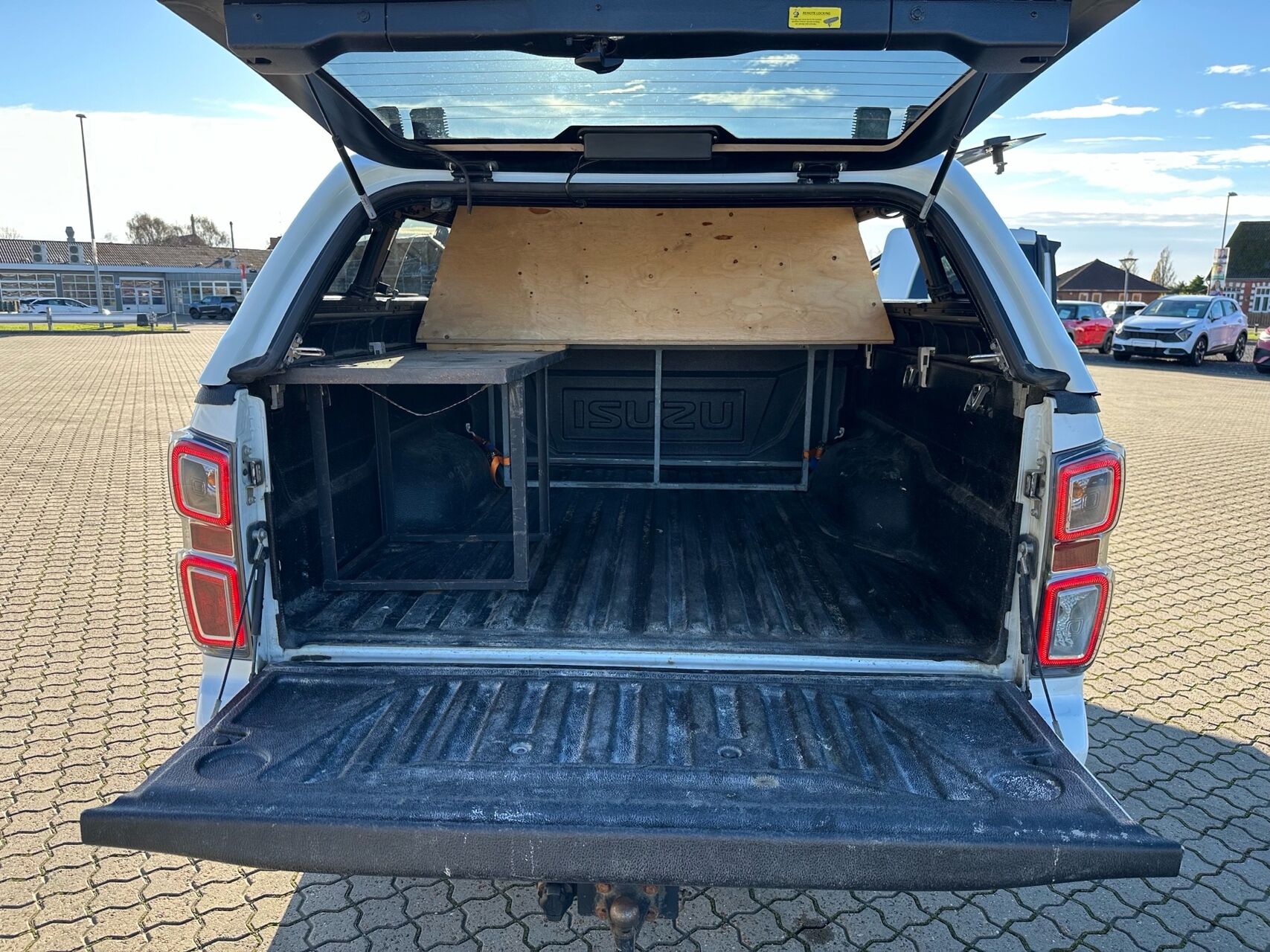 Billede af Isuzu D-max Extended Cab Premium 1,9 D 4WD 163HK Pick-Up Man. 