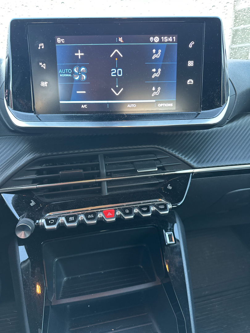 Billede af Peugeot 2008 1,2 PureTech Active Pack EAT8 130HK 5d 8g Aut.