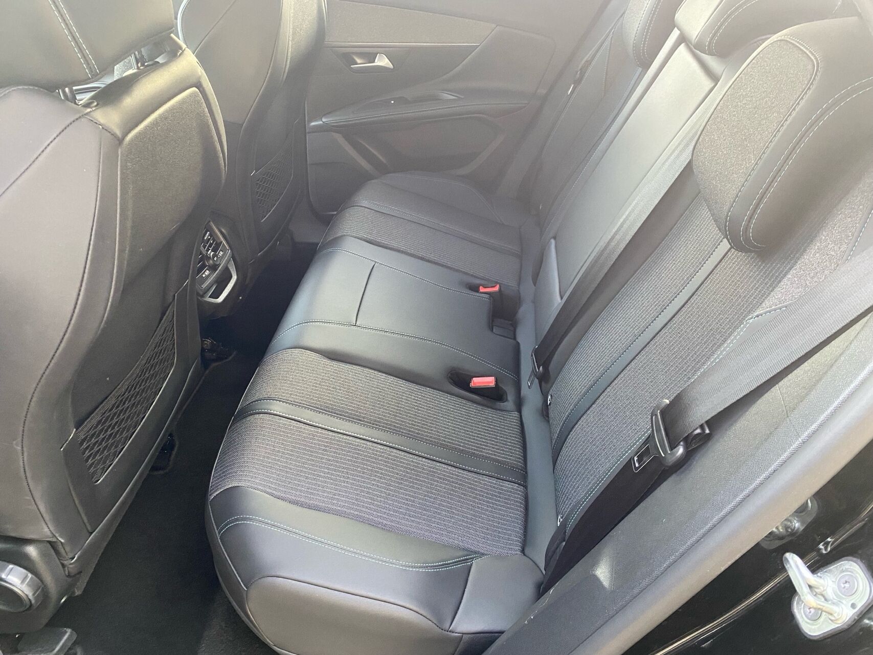 Billede af Peugeot 3008 1,6 PureTech  Plugin-hybrid Performance Sport EAT8 225HK 5d 8g Aut.