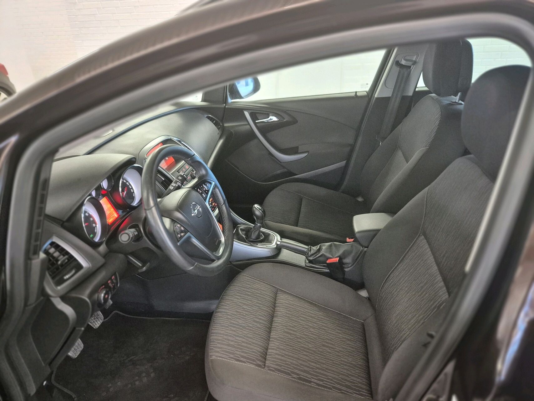 Billede af Opel Astra Sports Tourer 1,4 Turbo Enjoy Start/Stop 140HK Stc 6g