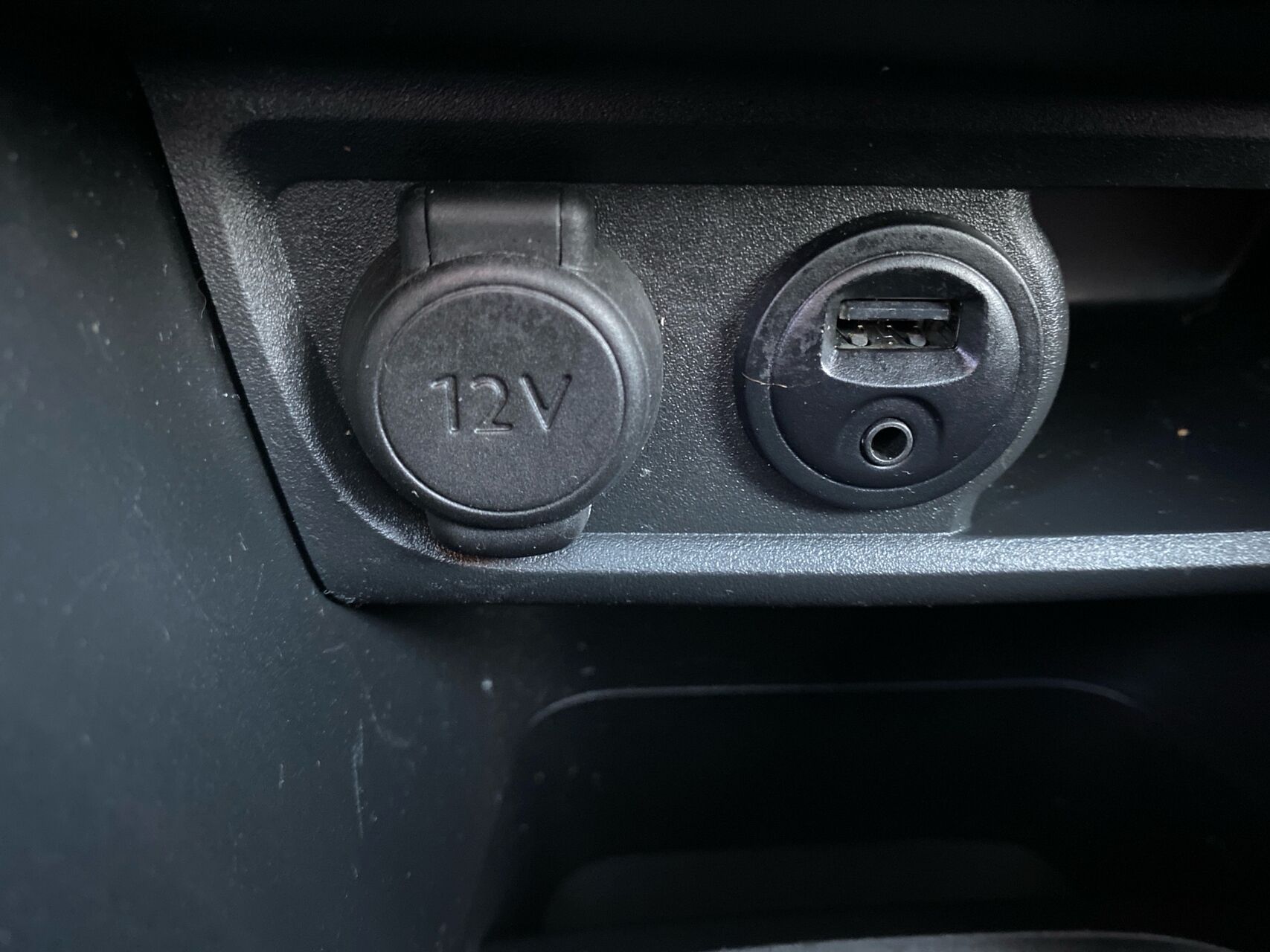 Billede af Peugeot 2008 1,2 e-THP Edition Plus 110HK 5d