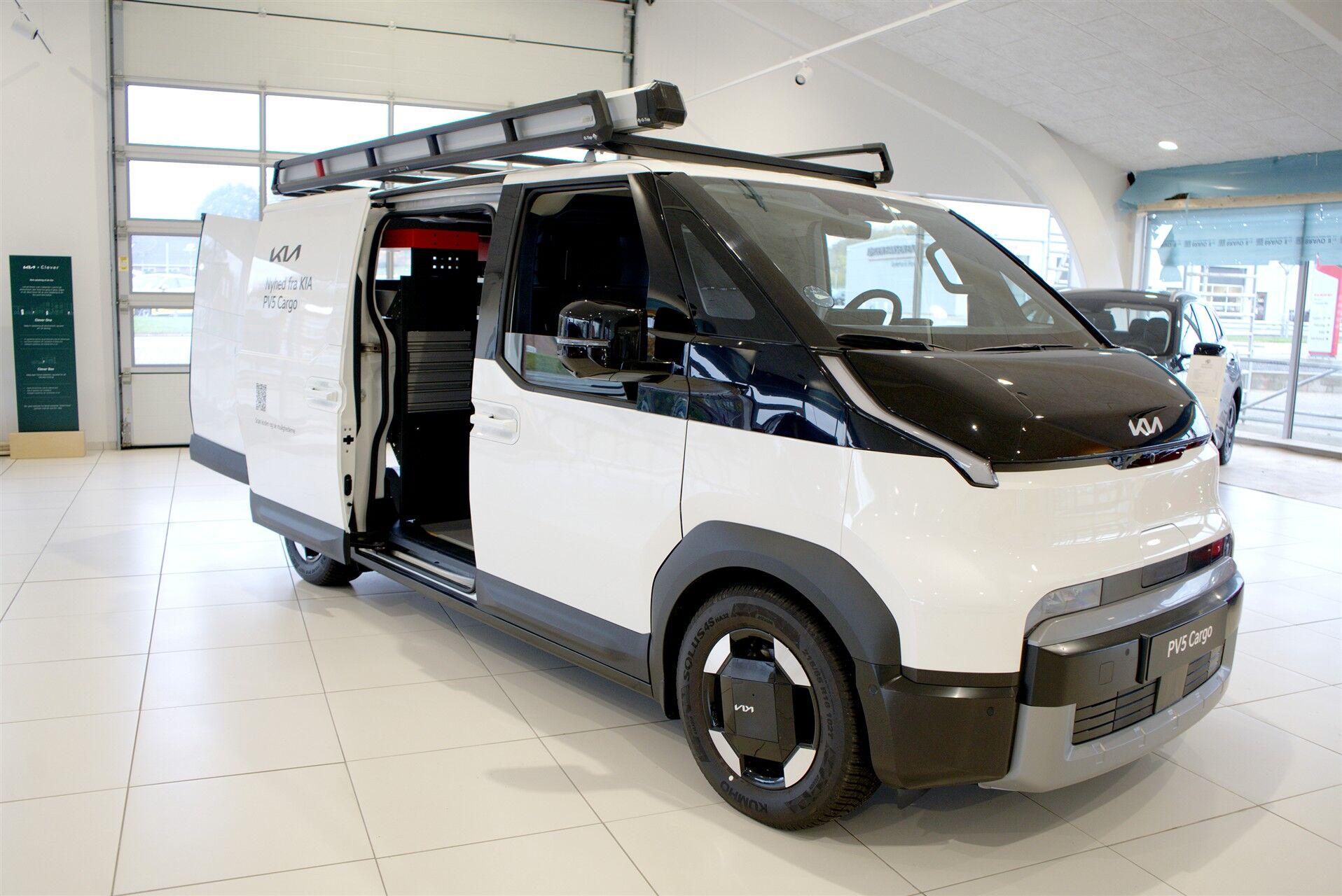Billede af Kia PV5 Cargo L2H1 EL Long Range Work 163HK Van Aut.