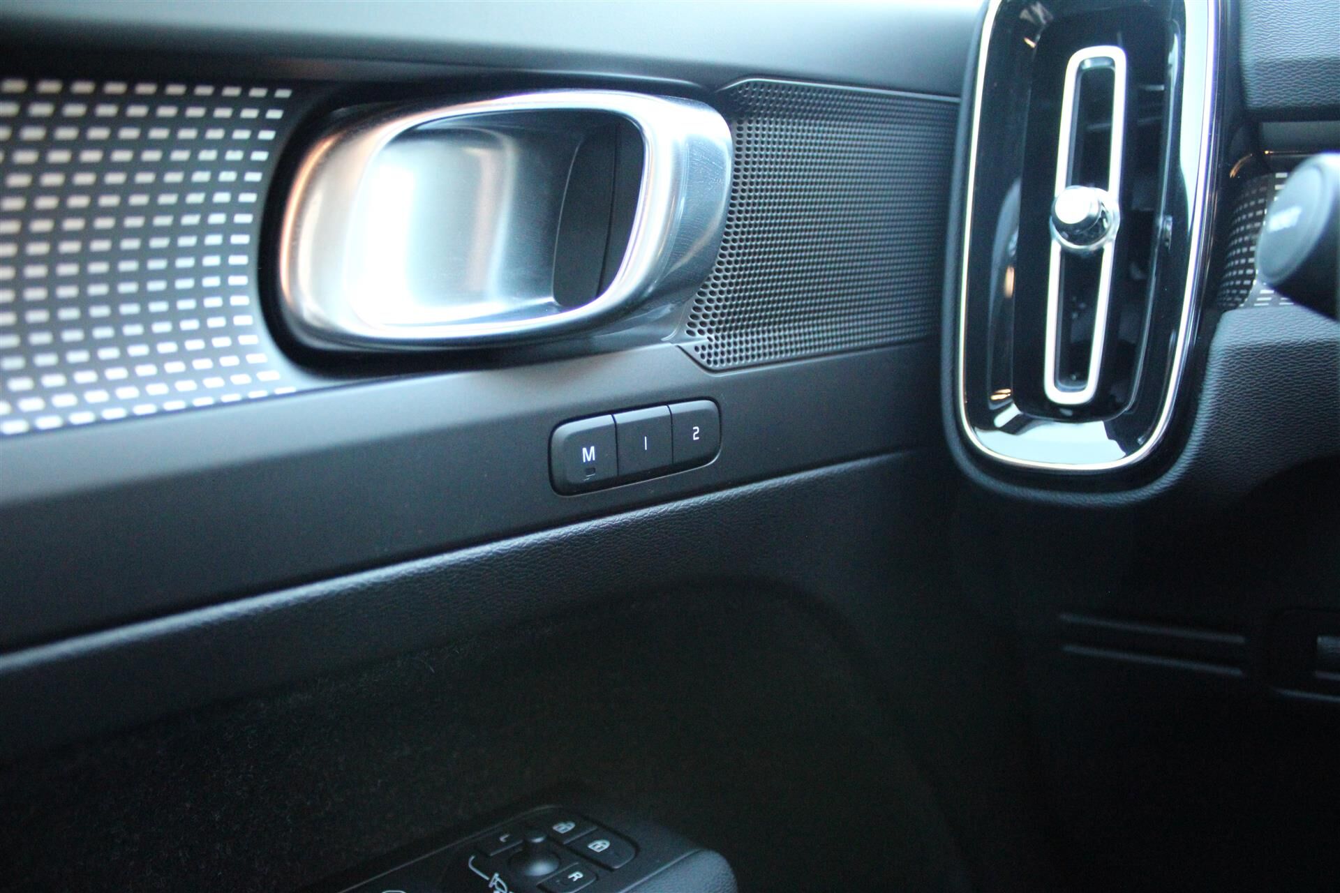 Billede af Volvo XC40 P8 Recharge Twin R-design AWD 408HK 5d Aut.