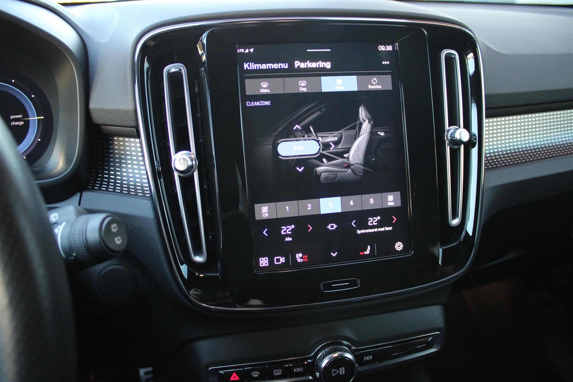 Billede af Volvo XC40 P8 Recharge Twin R-design AWD 408HK 5d Aut.